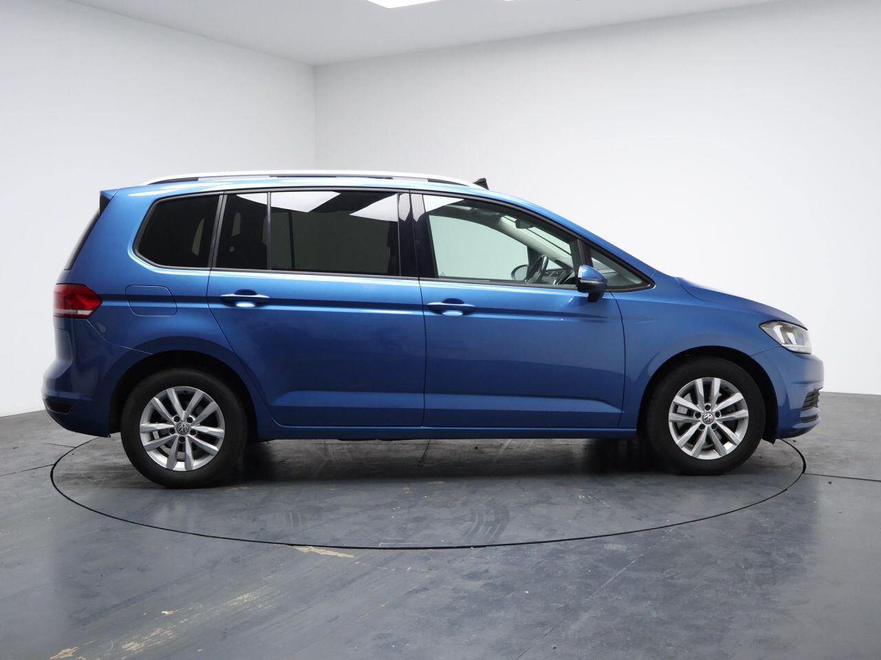 Volkswagen Touran - Image 14