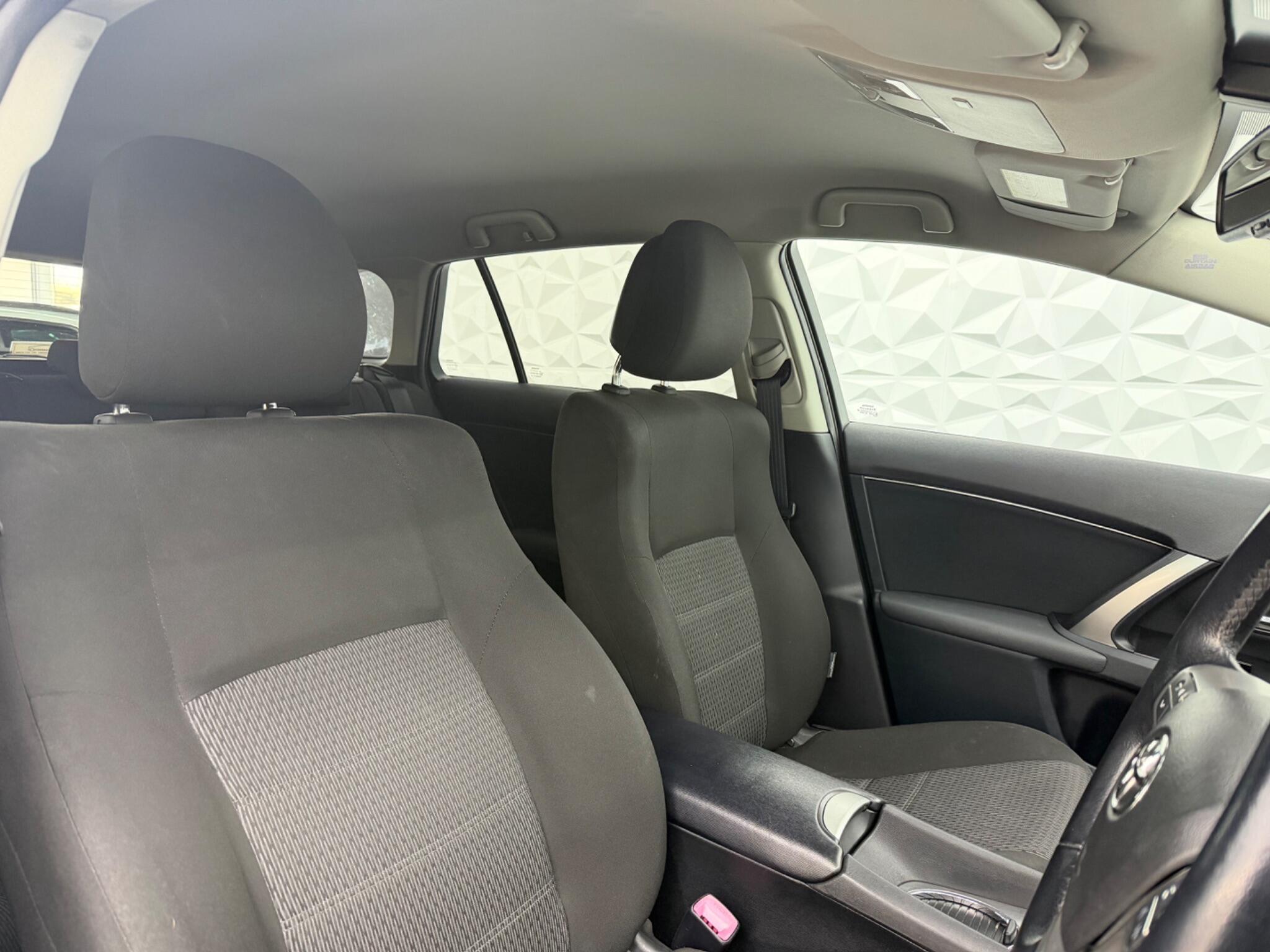 Toyota Avensis - Image 16