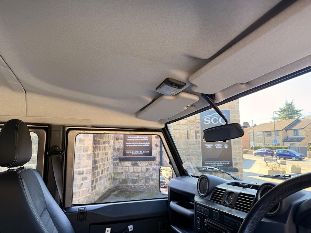 Land Rover Defender 110 - Image 44