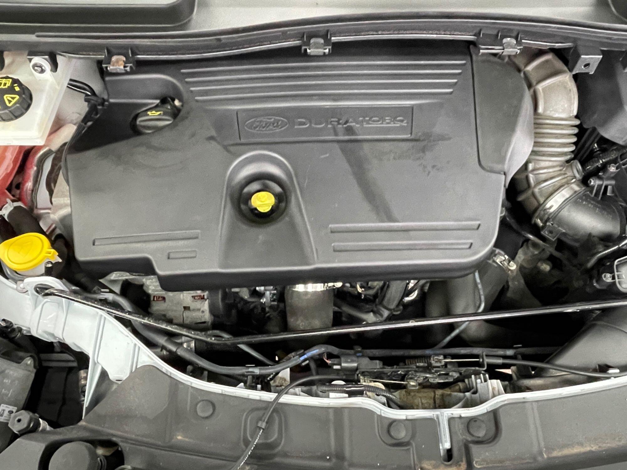 Ford Kuga - Image 19