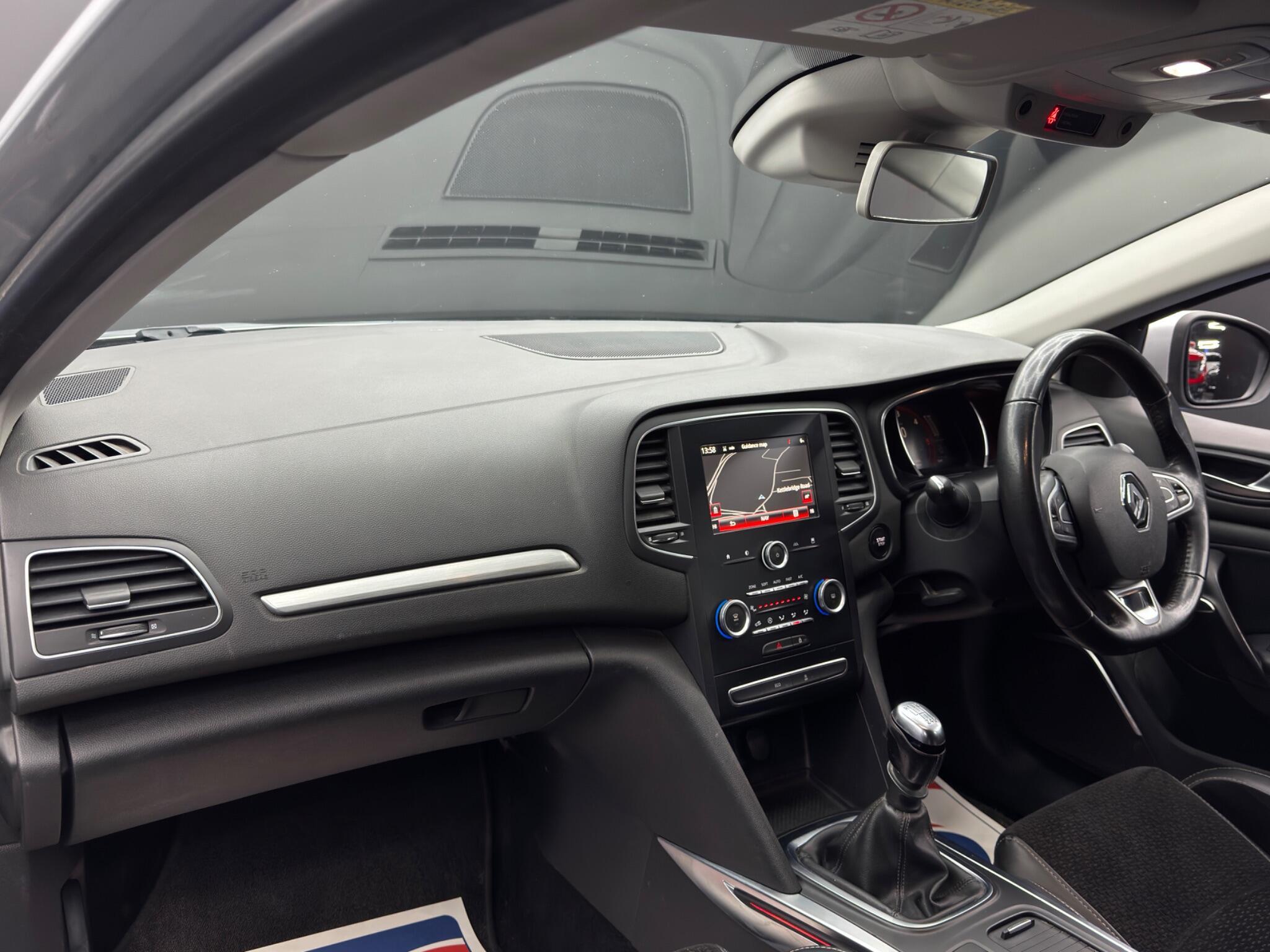 Renault Megane - Image 11