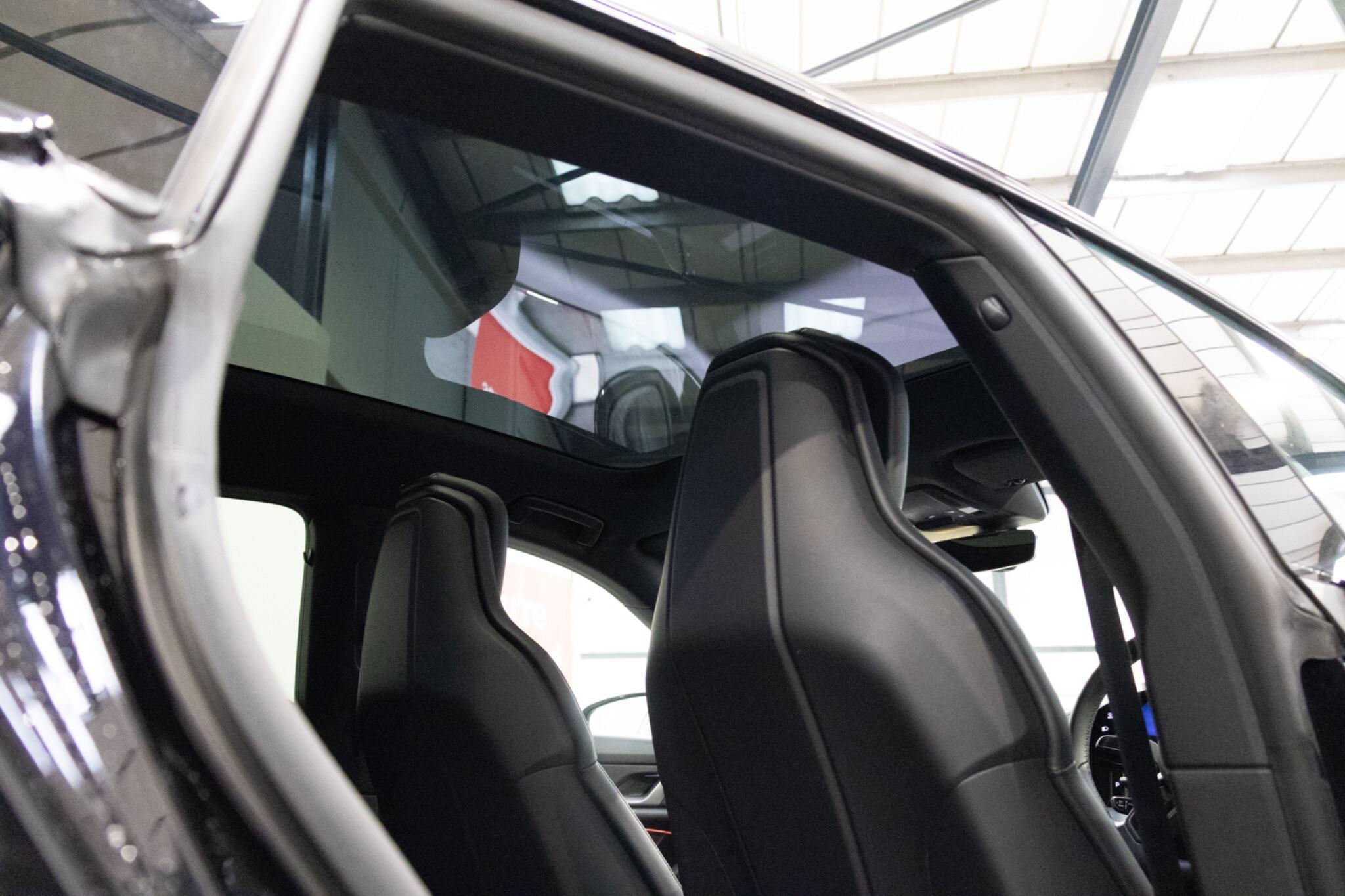 Porsche Taycan - Image 5