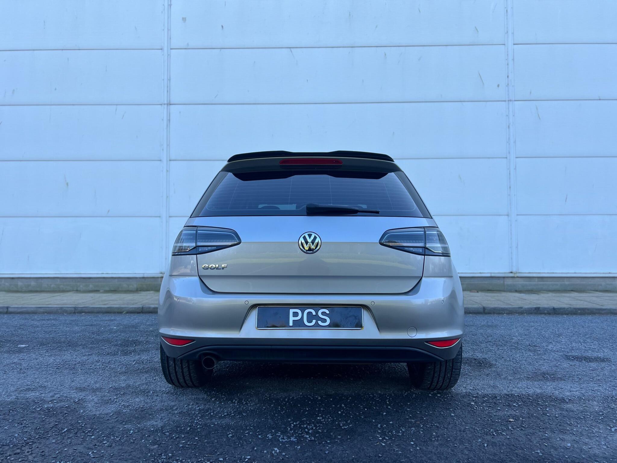 Volkswagen Golf - Image 8