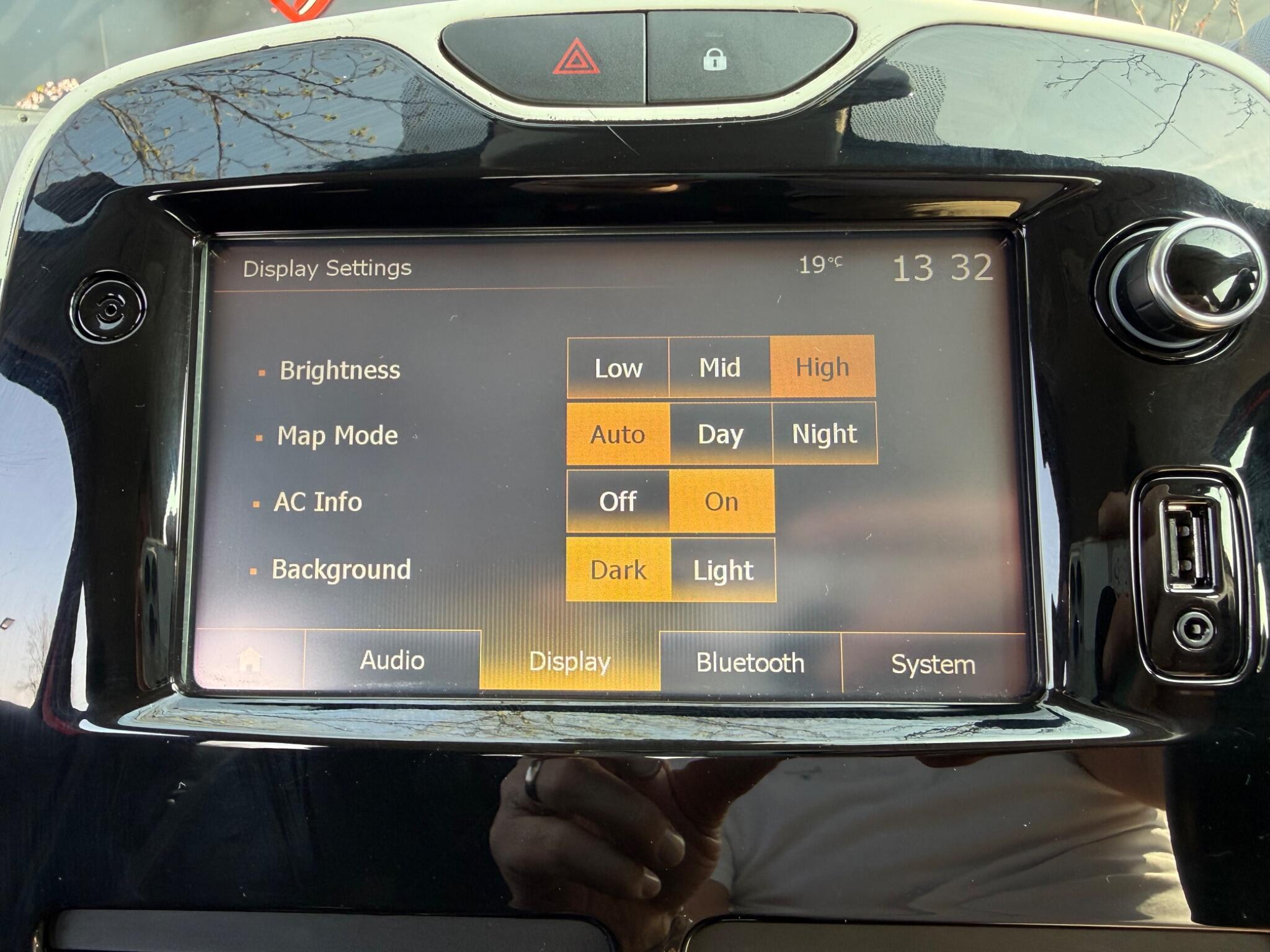 Renault Clio - Image 57