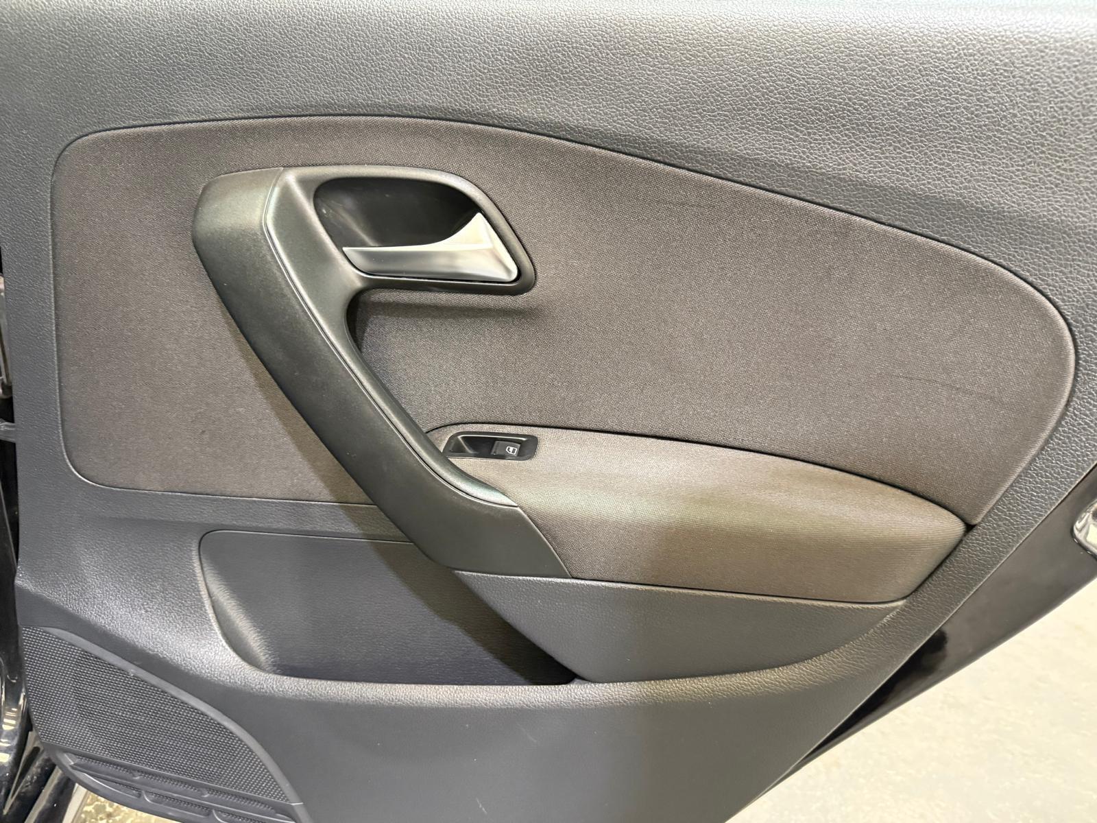 Volkswagen Polo - Image 23