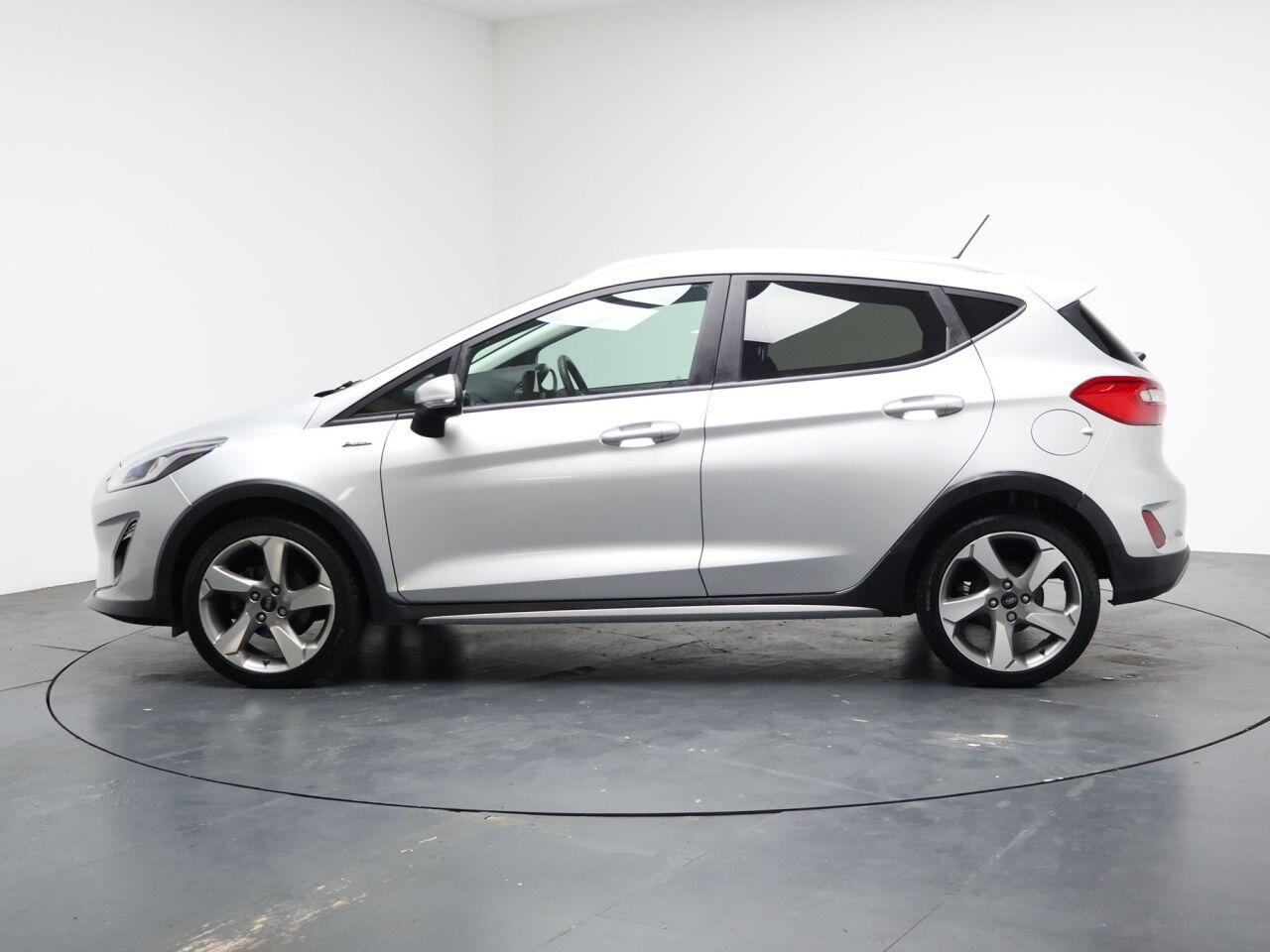 Ford Fiesta - Image 8