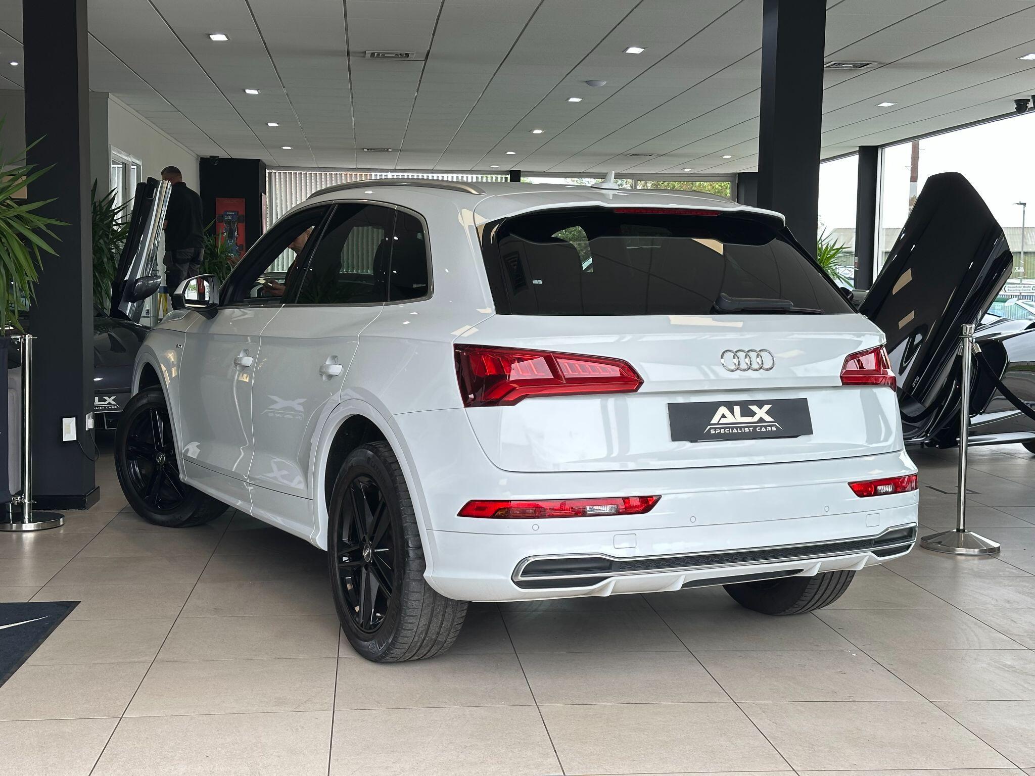 Audi Q5 - Image 2
