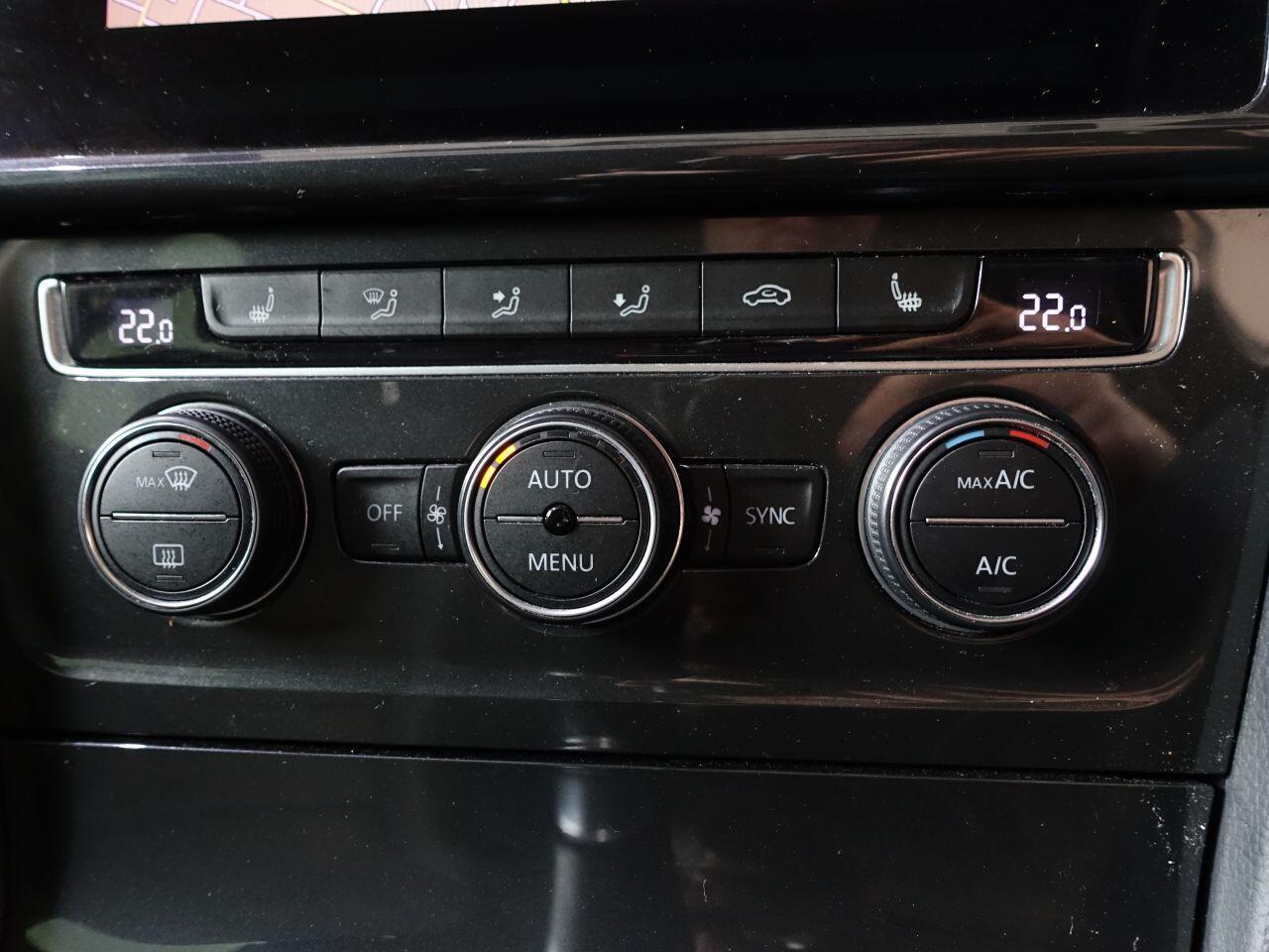 Volkswagen Golf - Image 23