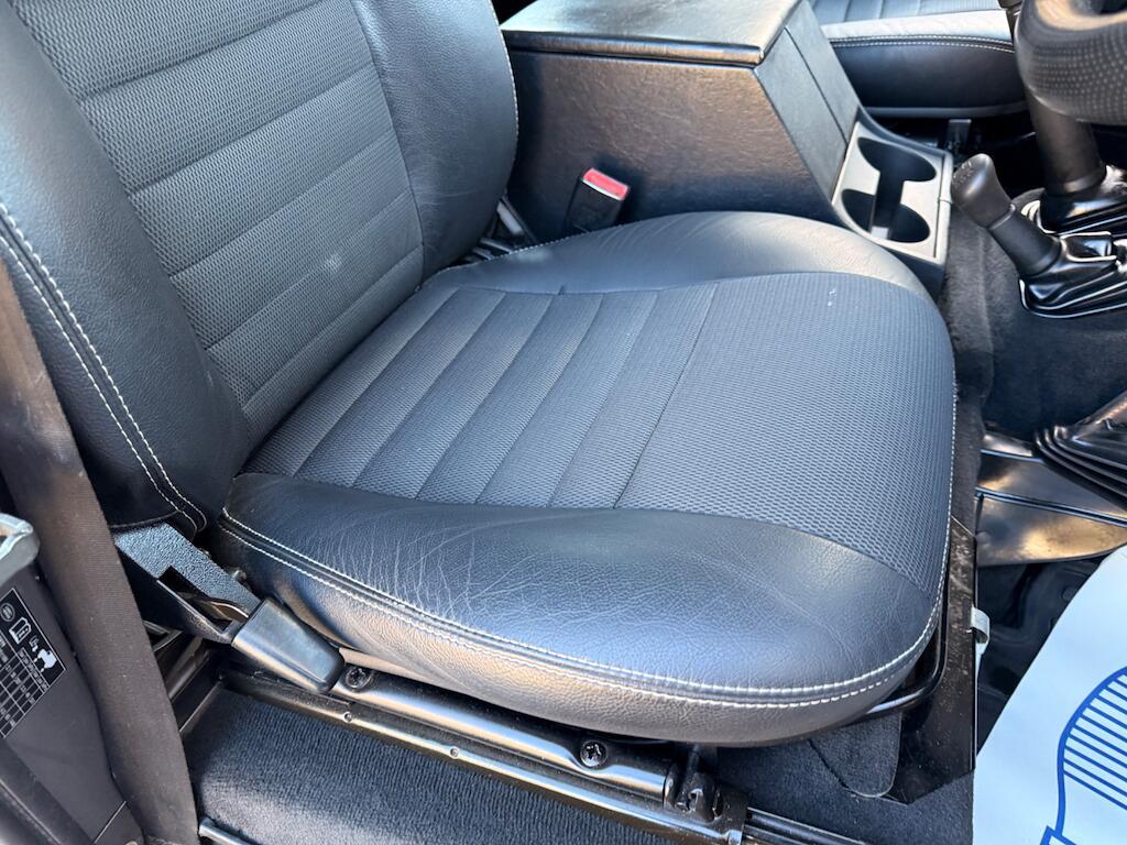 Land Rover Defender 110 - Image 42