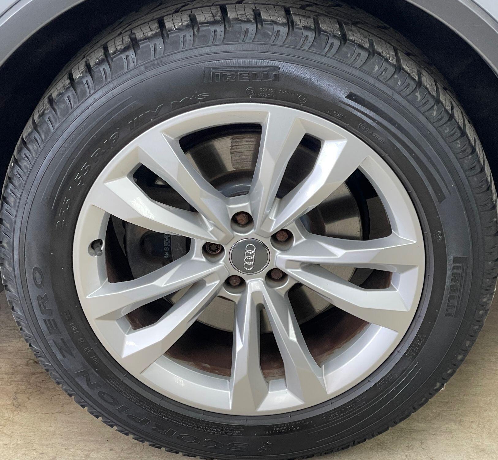 Audi Q7 - Image 17