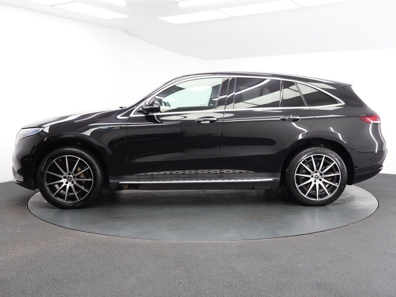 Mercedes Eqc - Image 9