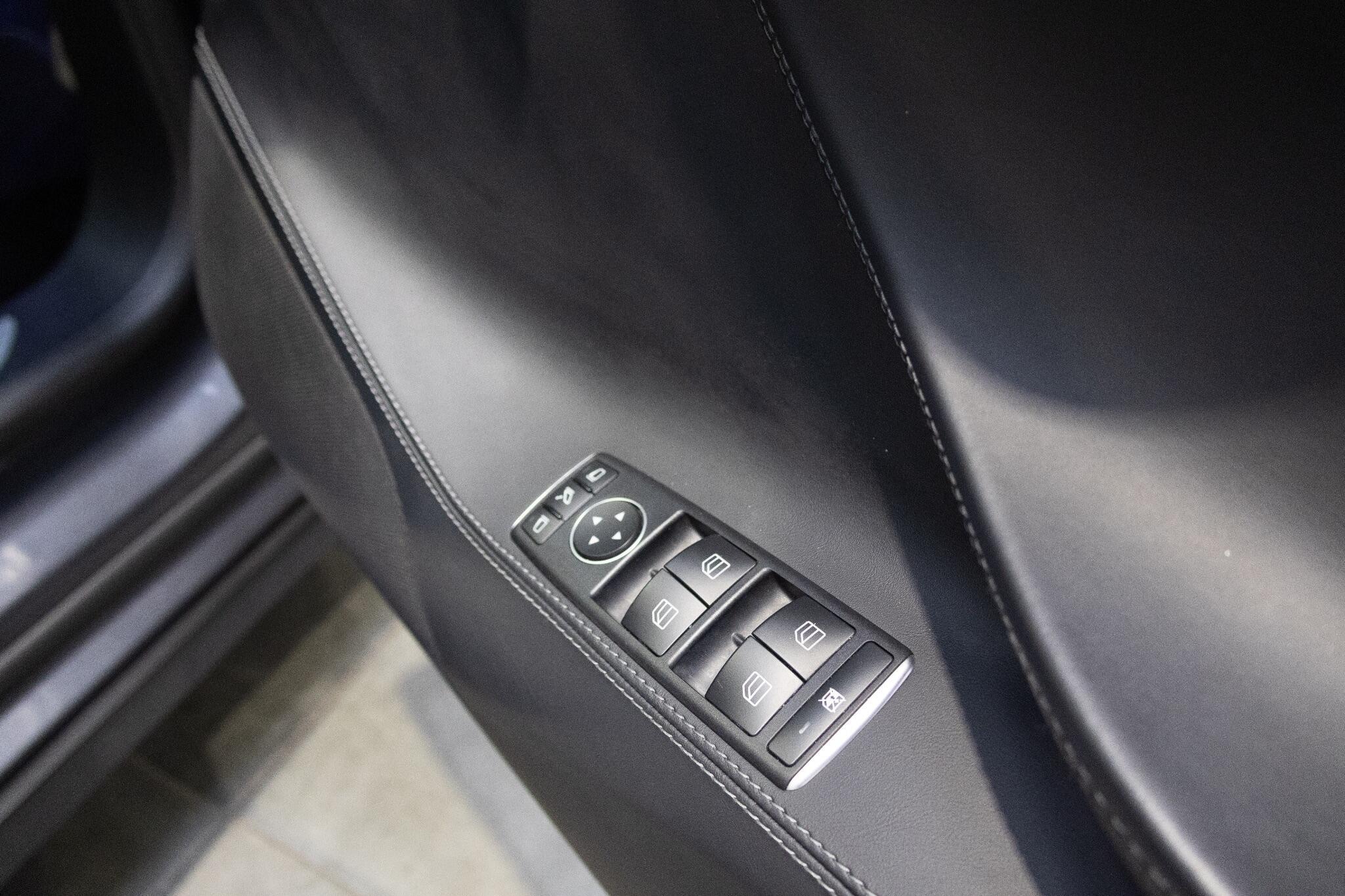 Tesla Model S - Image 19