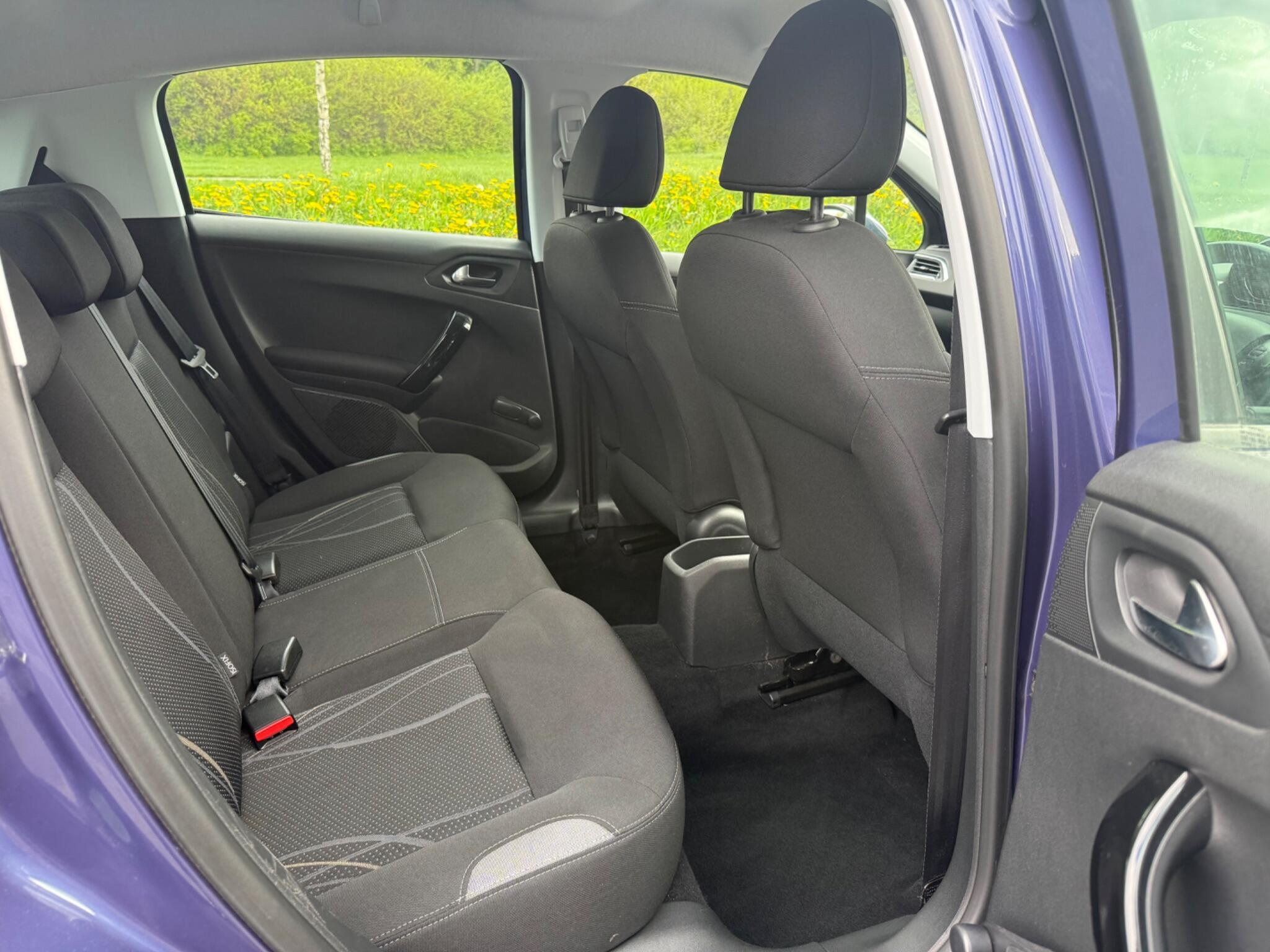 Peugeot 208 - Image 11