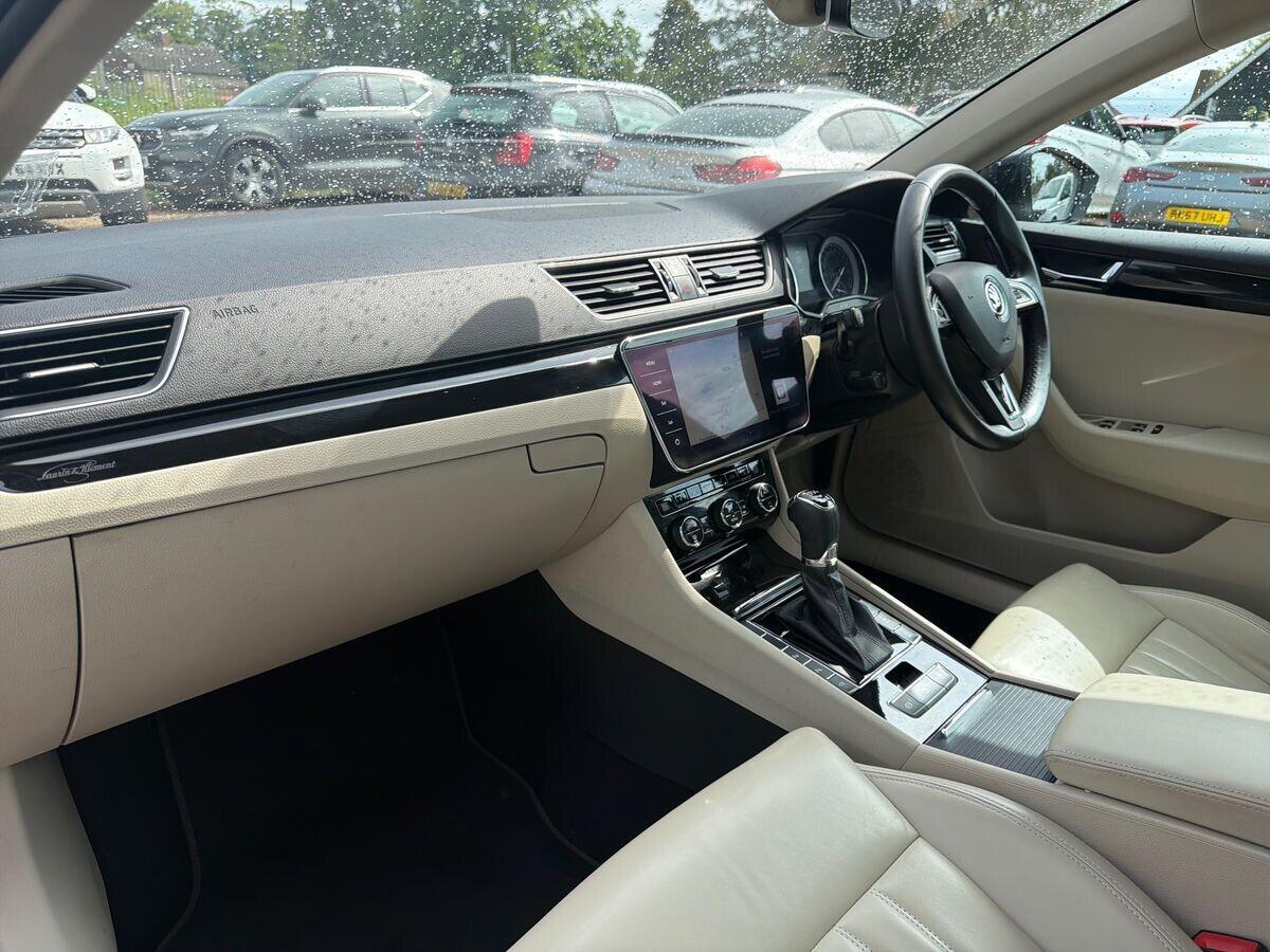 Skoda Superb - Image 19