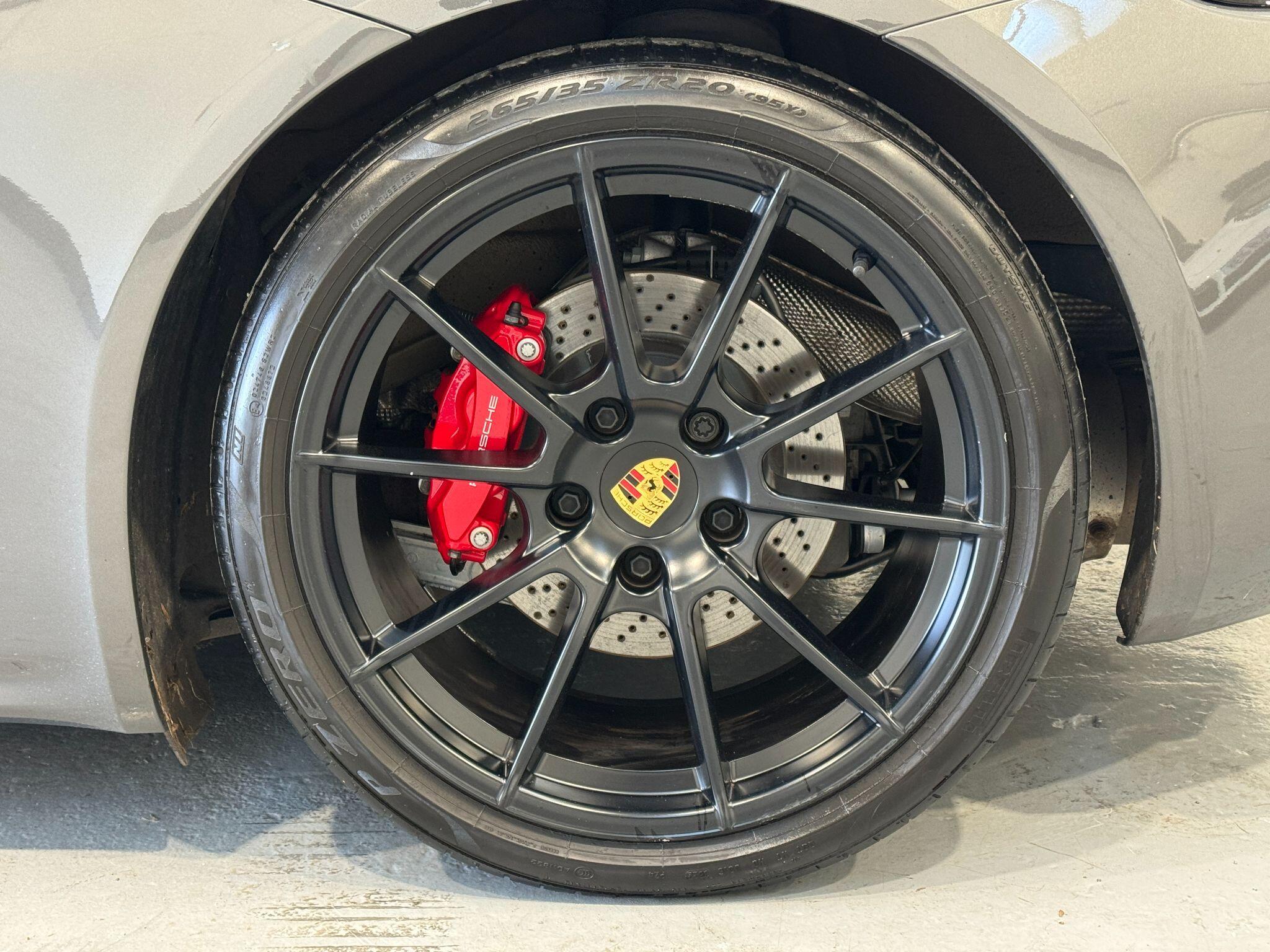 Porsche 718 Cayman - Image 27