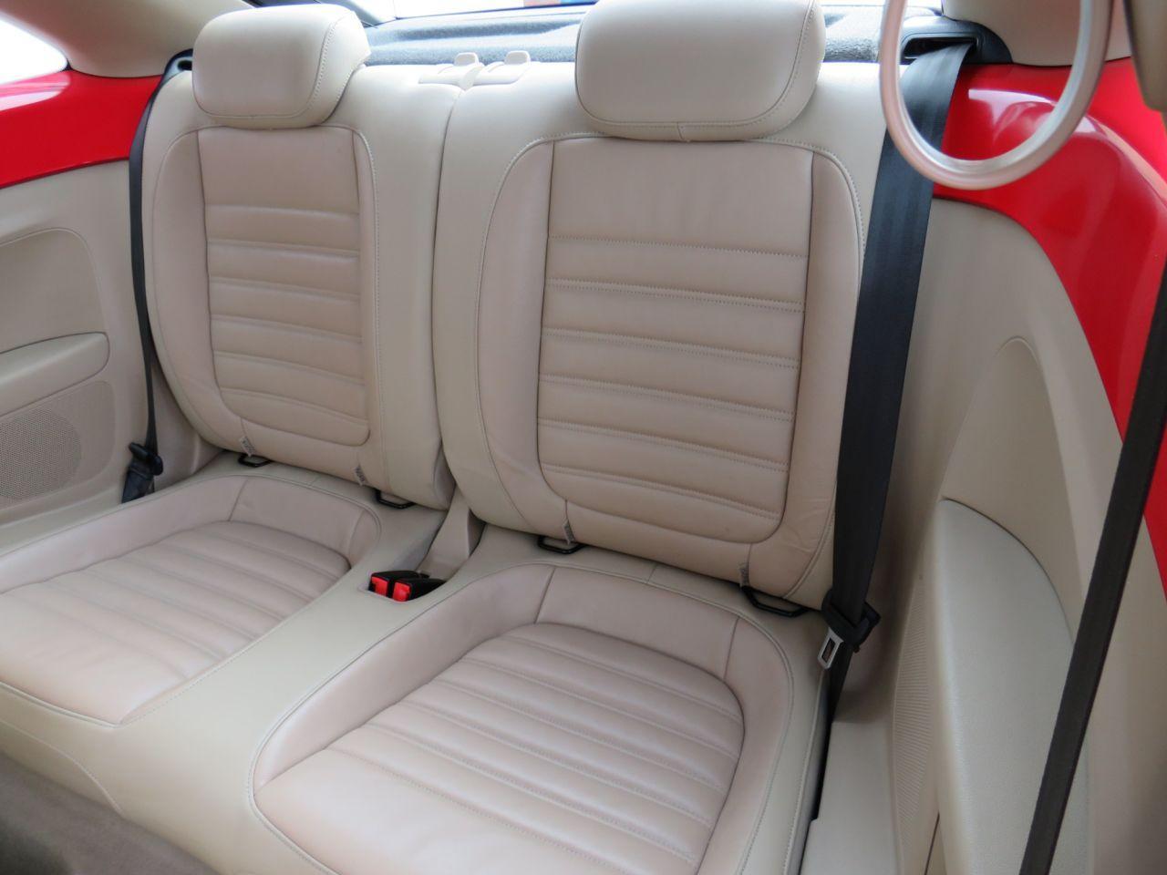 Volkswagen Beetle - Image 12