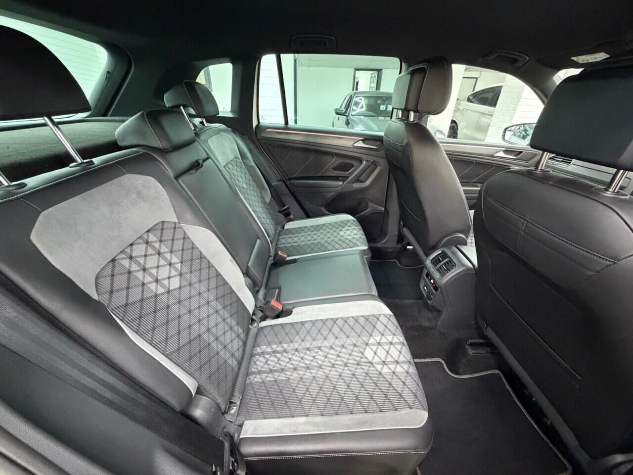 Volkswagen Tiguan - Image 18