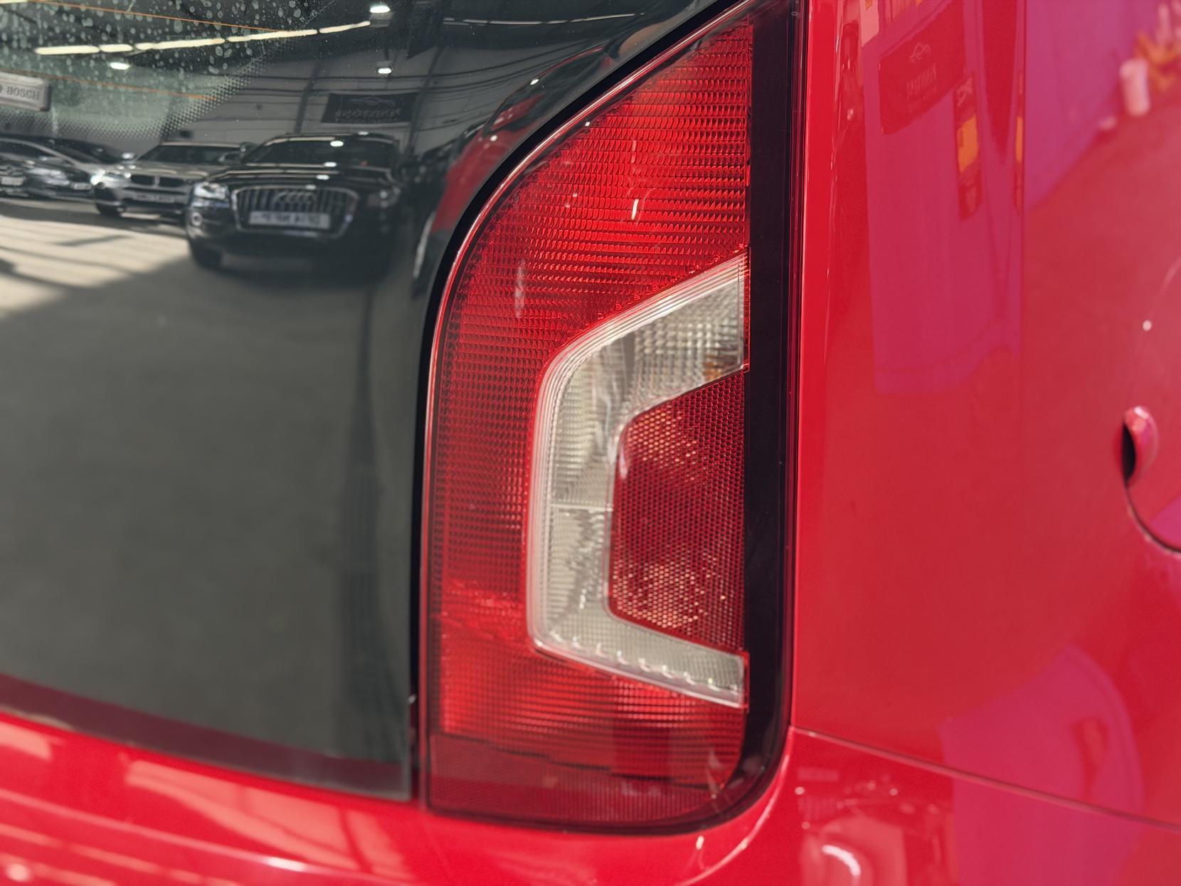 Volkswagen up! - Image 10