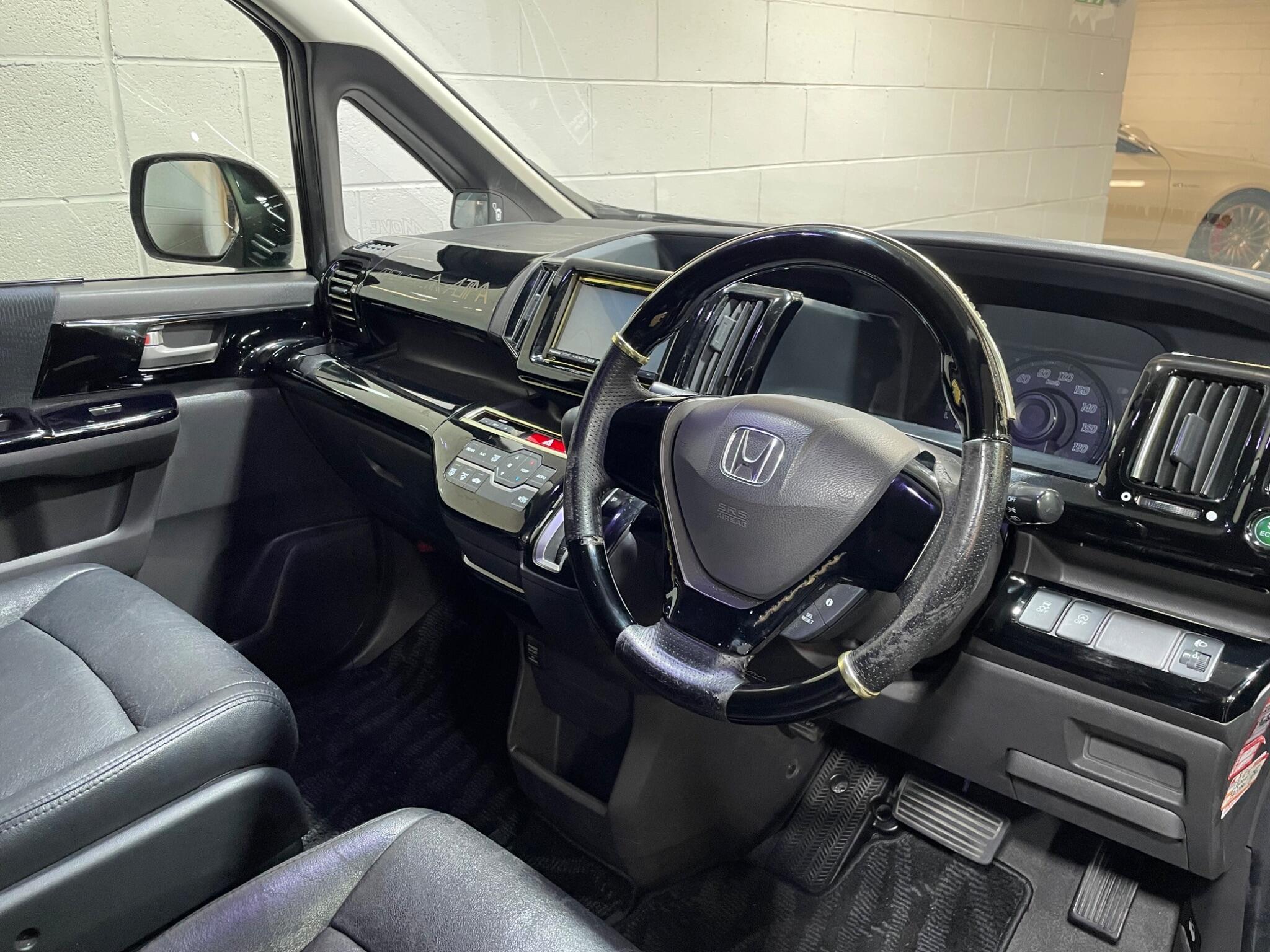 Honda Stepwagon - Image 8