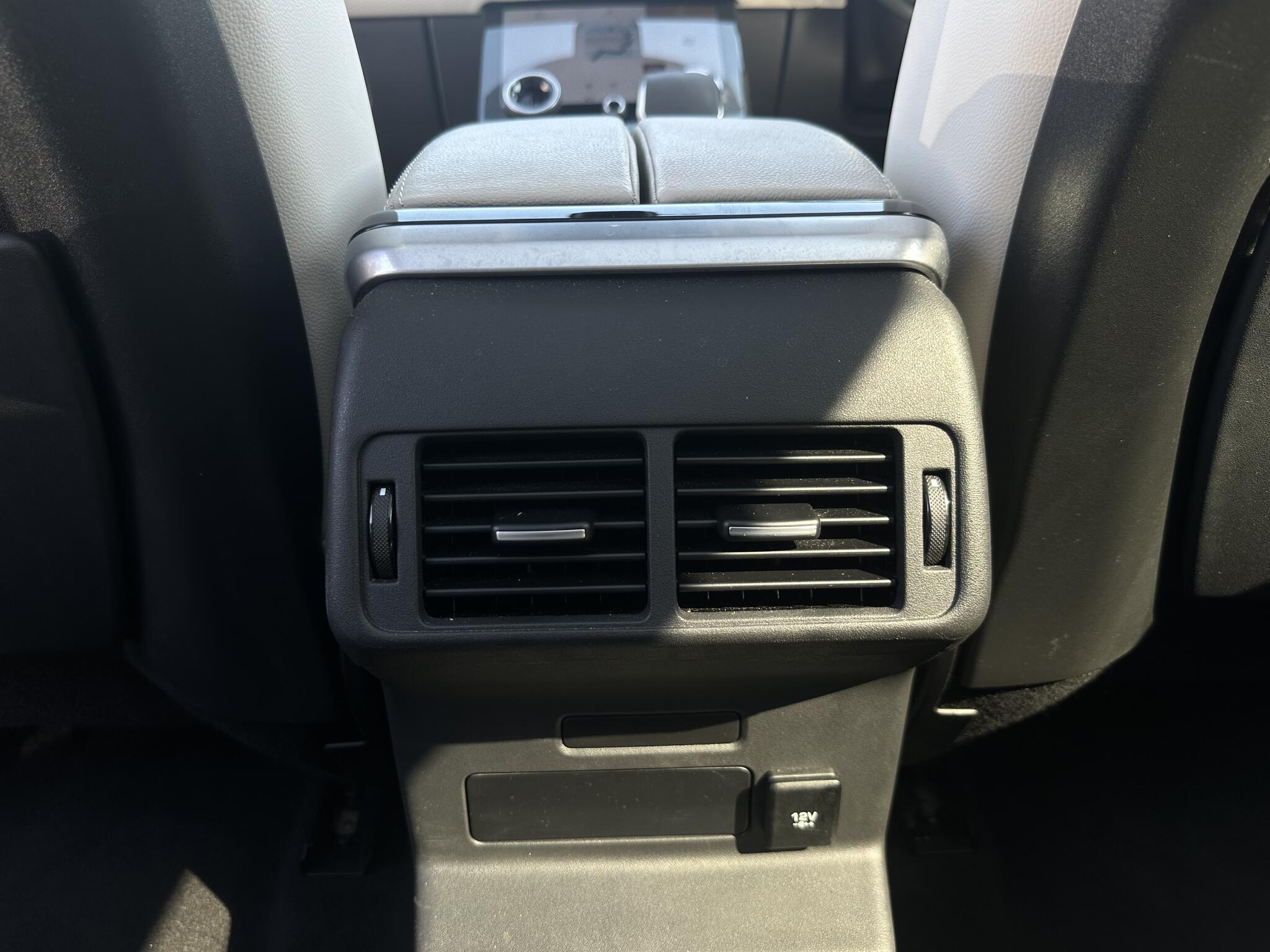 Land Rover Range Rover Velar - Image 20