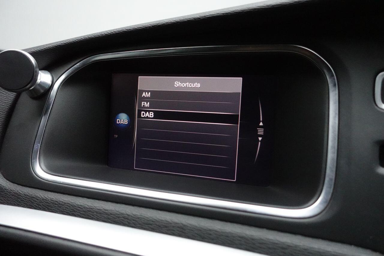 Volvo V40 - Image 18