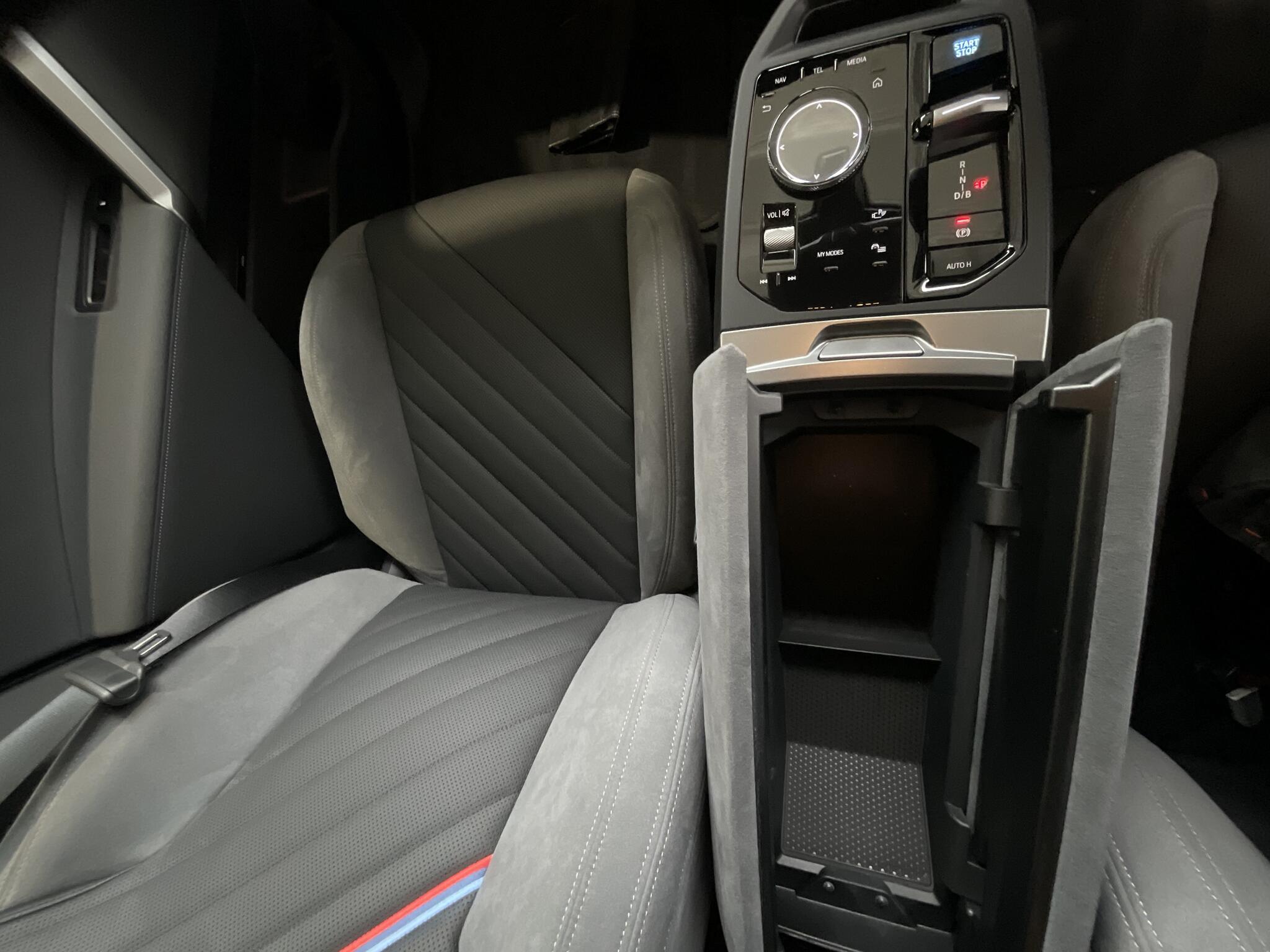 BMW IX - Image 33