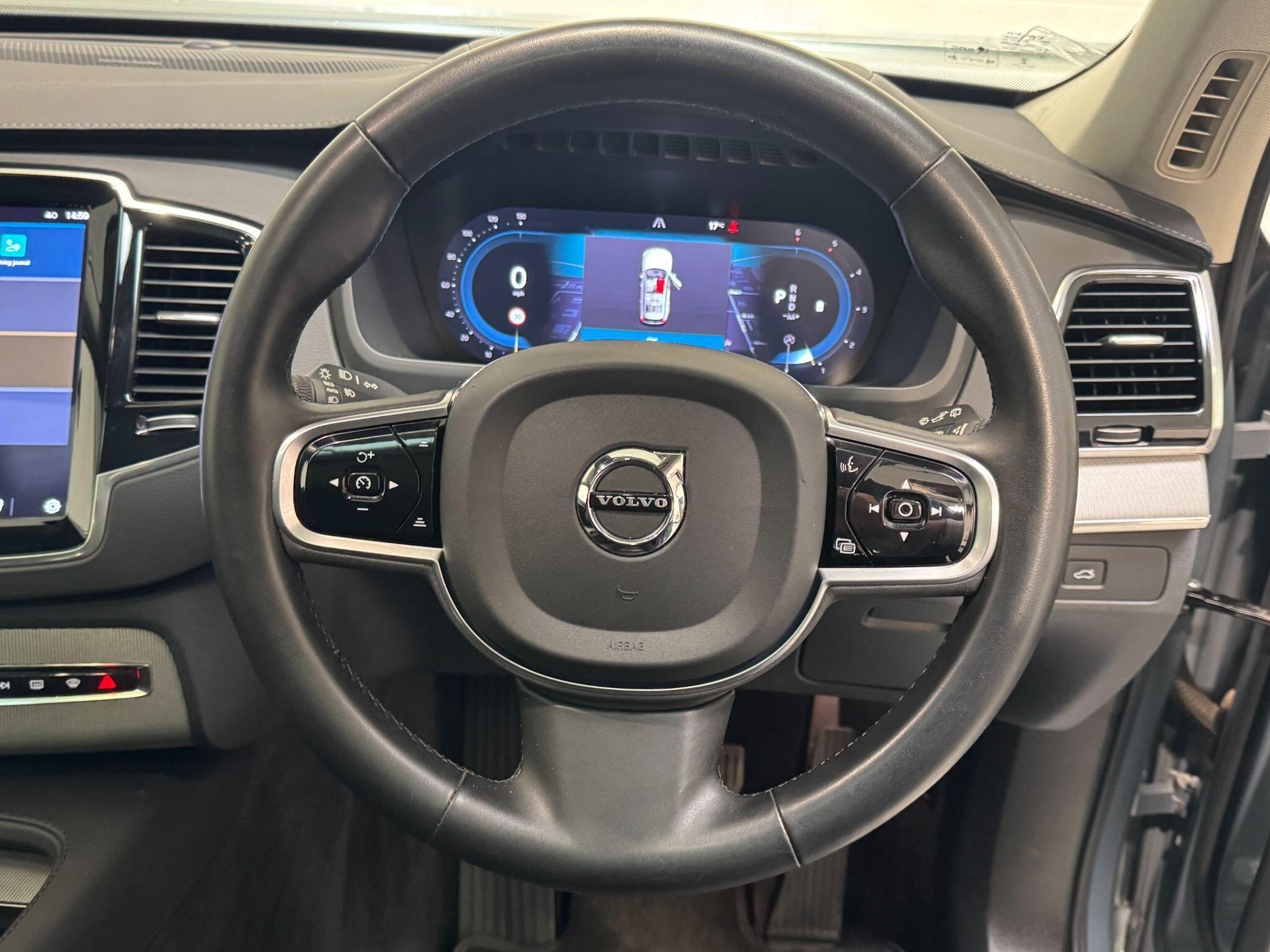 Volvo XC90 - Image 29