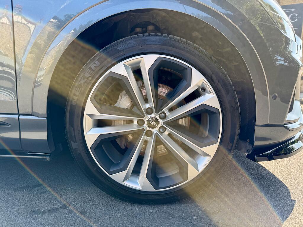 Audi Q8 - Image 11