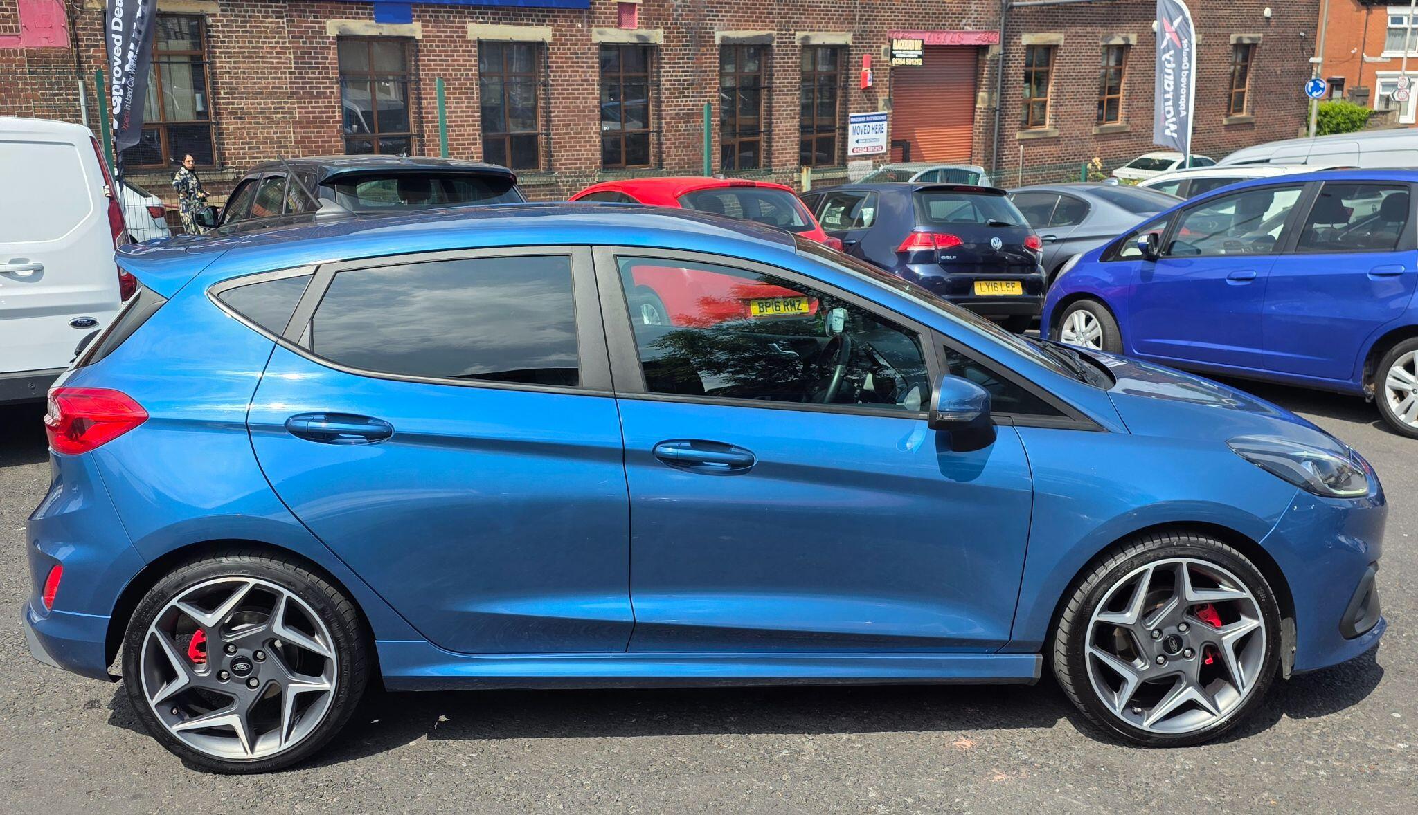 Ford Fiesta - Image 8