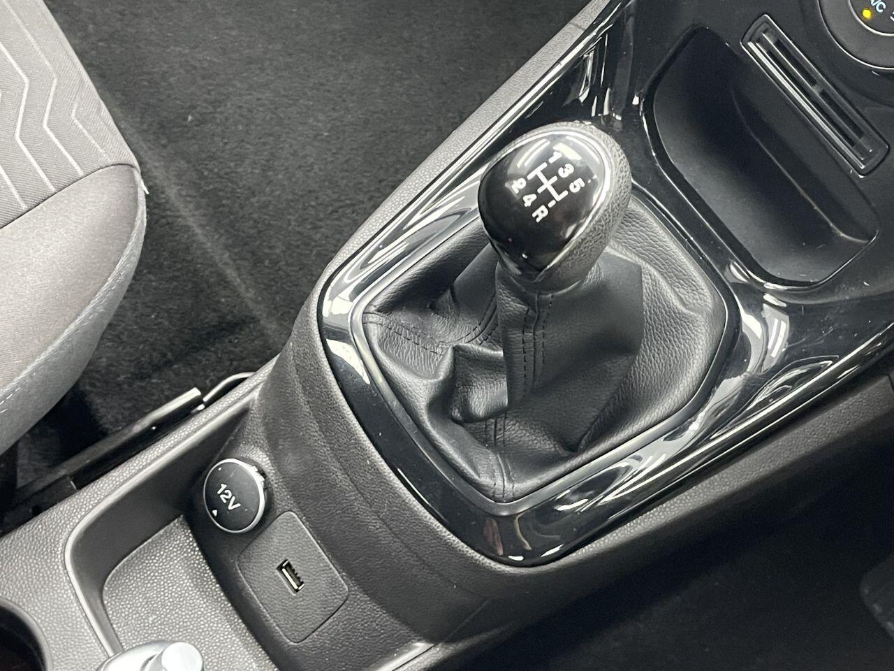 Ford Fiesta - Image 25