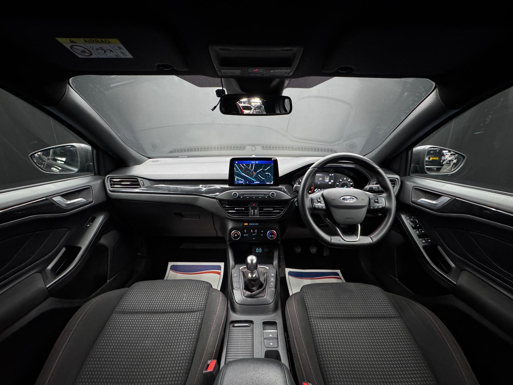 Ford Focus - Image 17