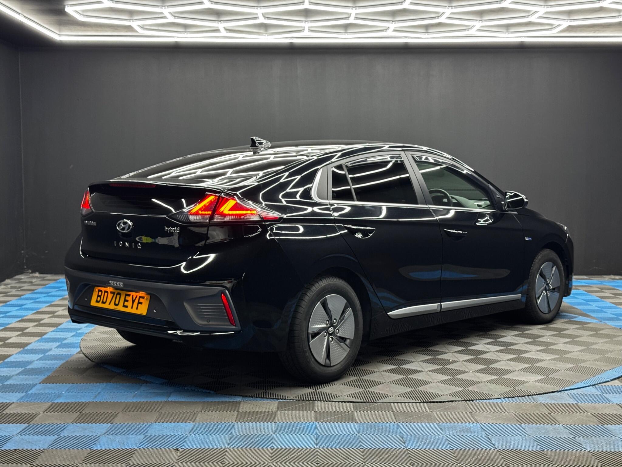 Hyundai Ioniq - Image 5