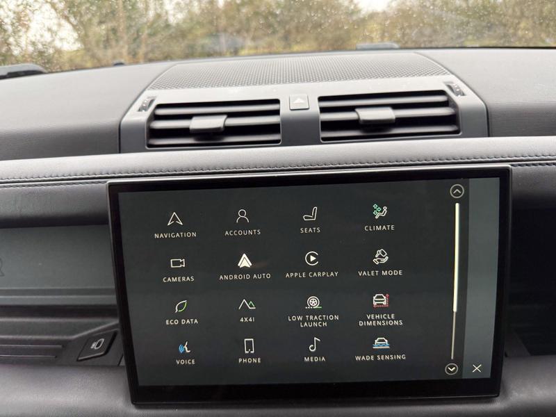 Land Rover DEFENDER 110 - Image 15