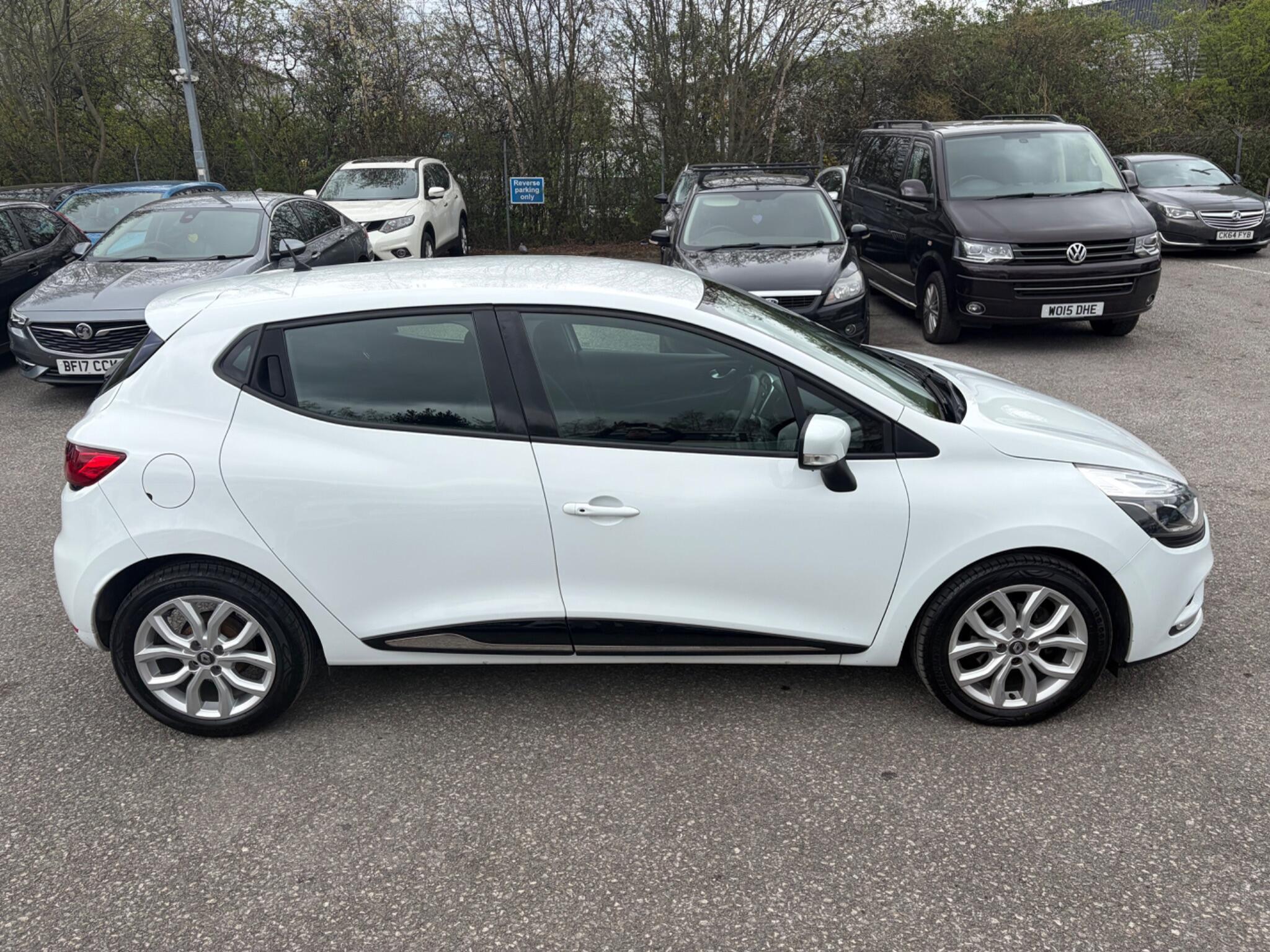 Renault Clio - Image 14