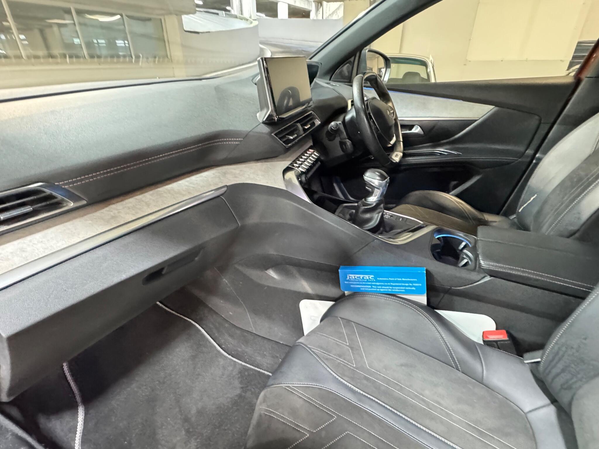 Peugeot 5008 - Image 10