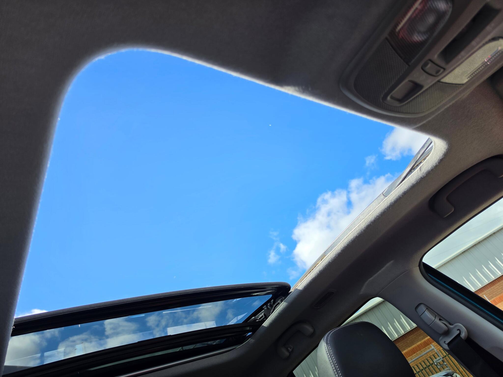 Suzuki Vitara - Image 18