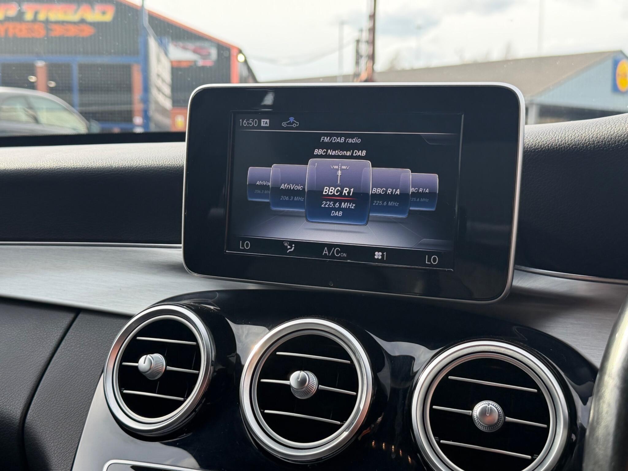 Mercedes C Class - Image 25