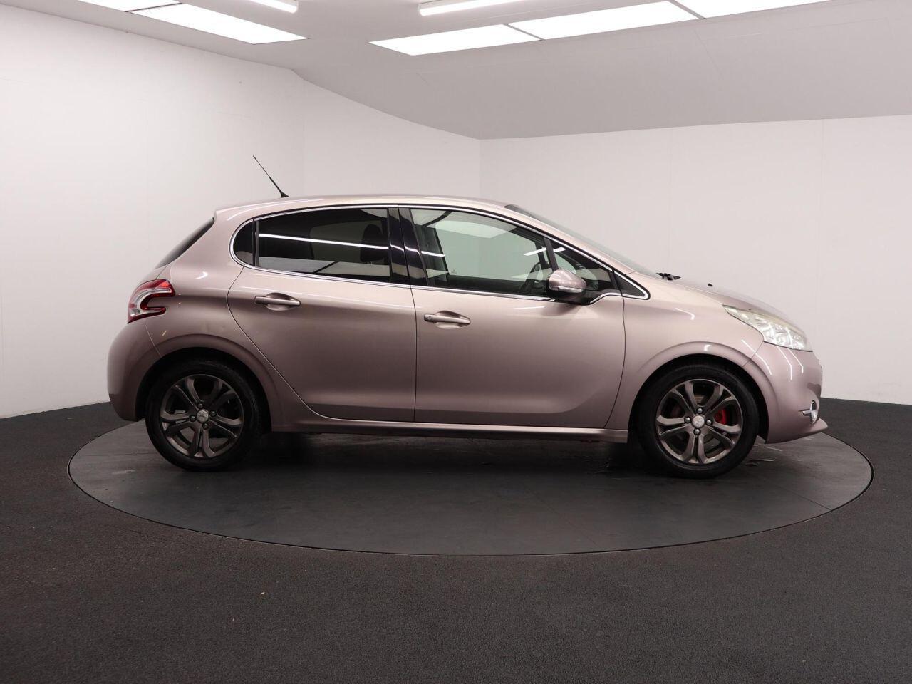 Peugeot 208 - Image 13