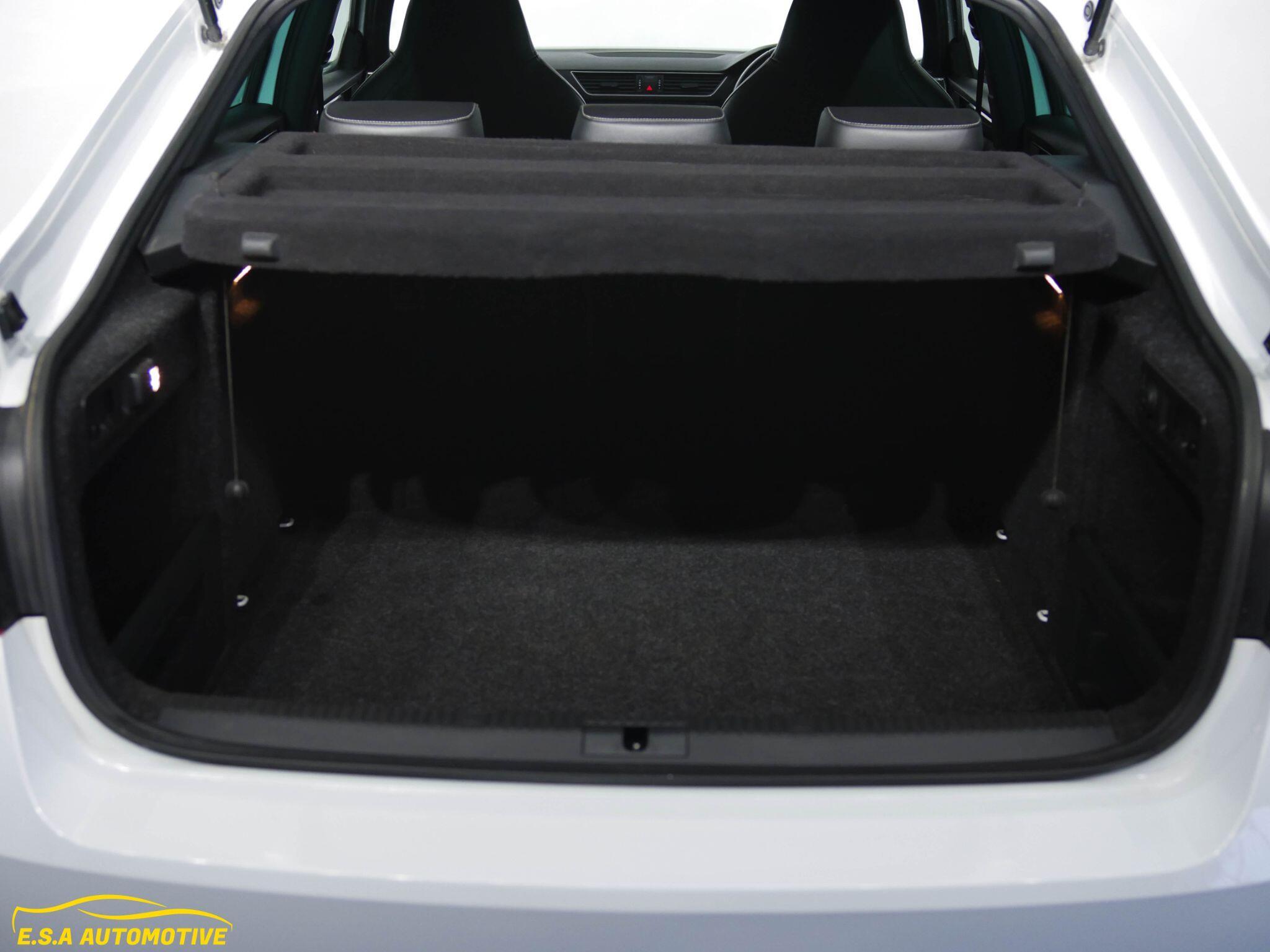 Skoda Superb - Image 38