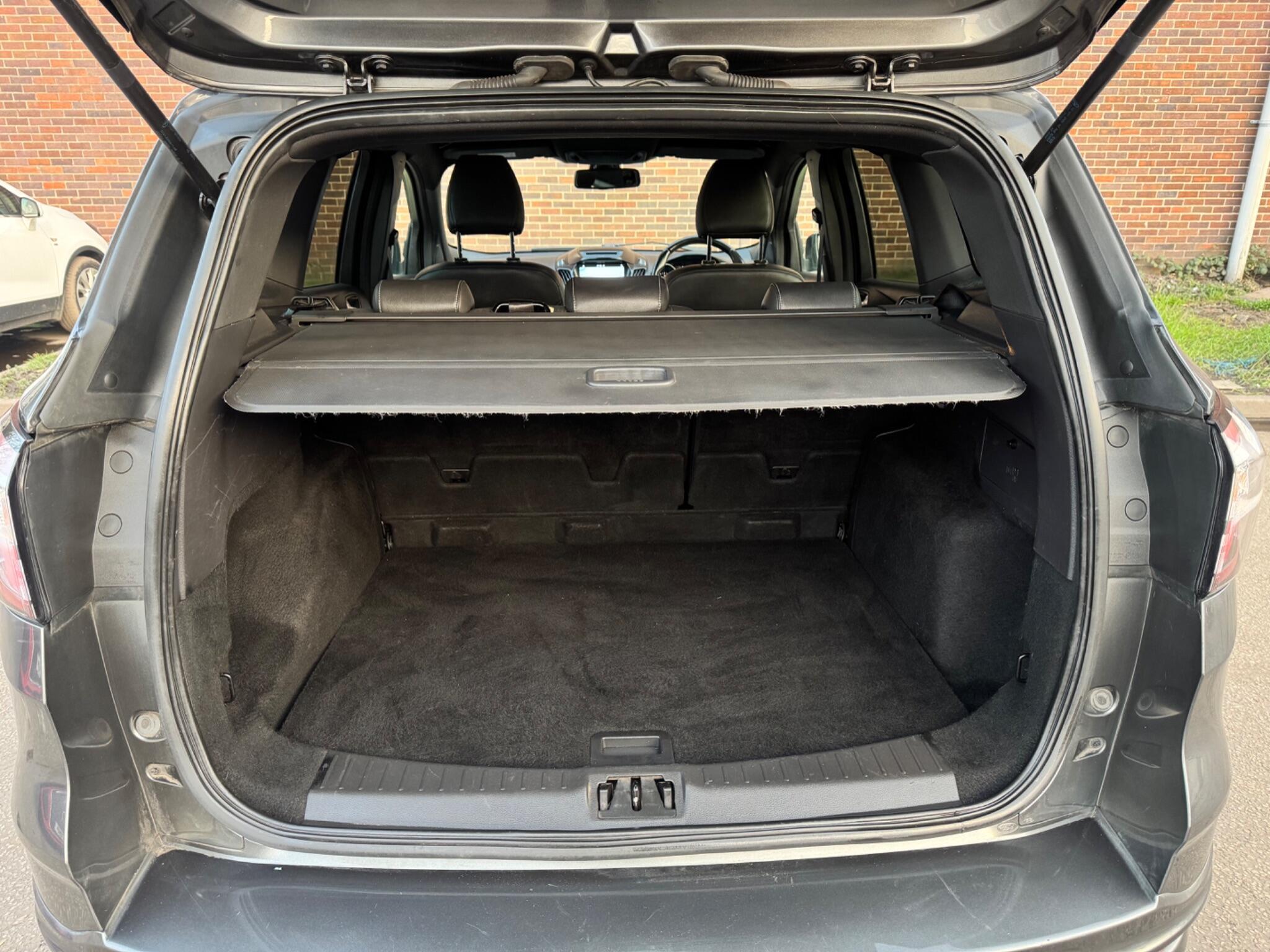 Ford Kuga - Image 45