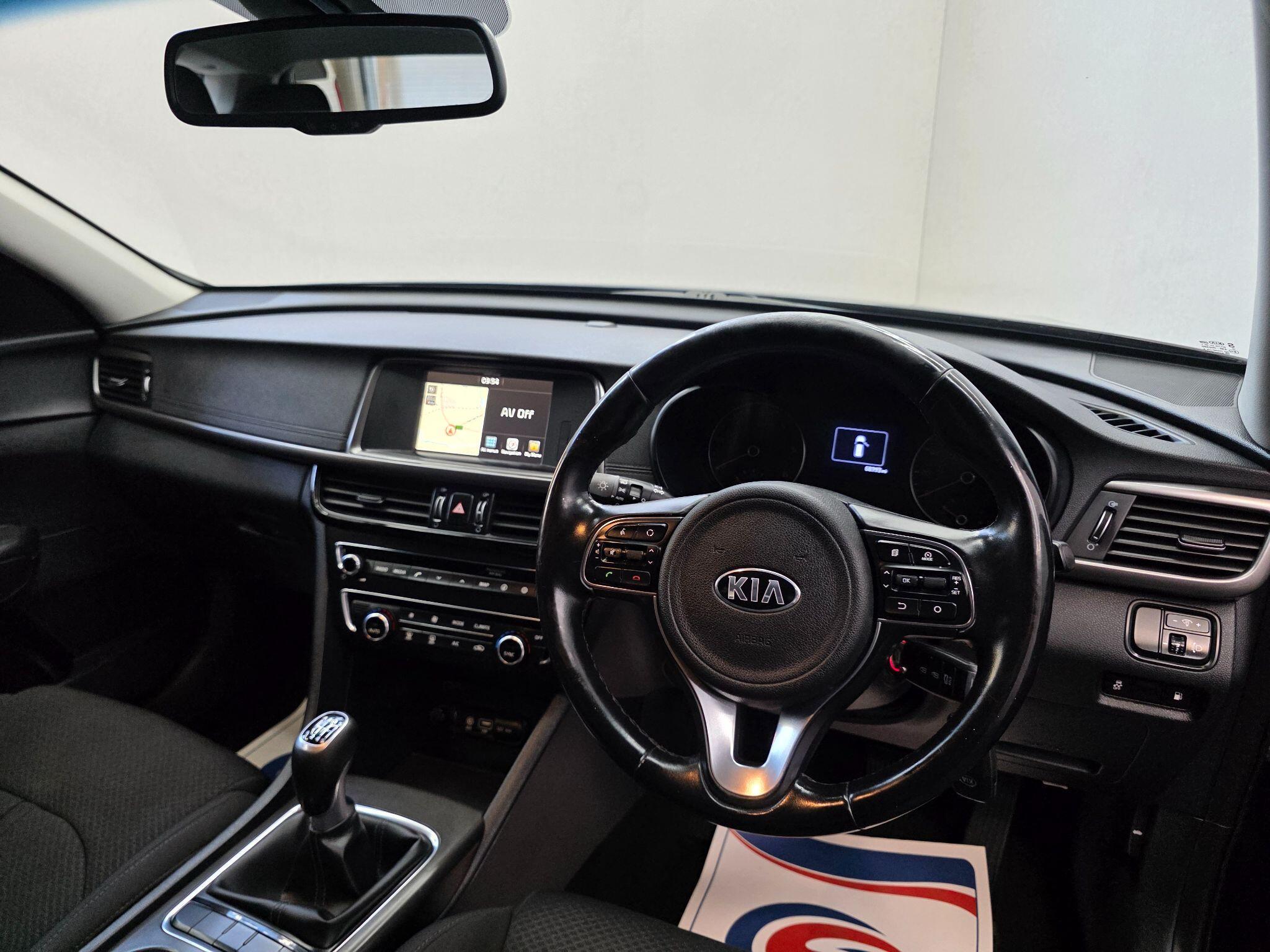Kia Optima - Image 12
