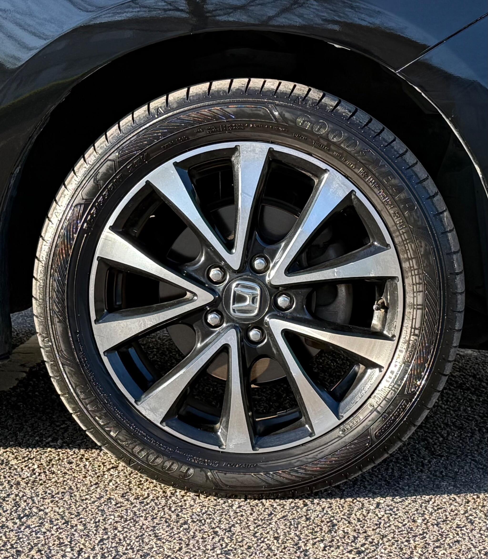 Honda Stepwagon - Image 31