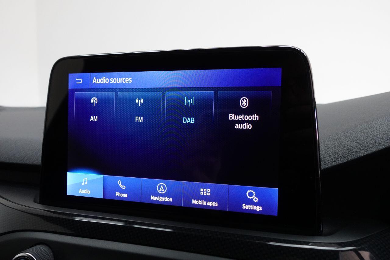 Ford Focus - Image 18
