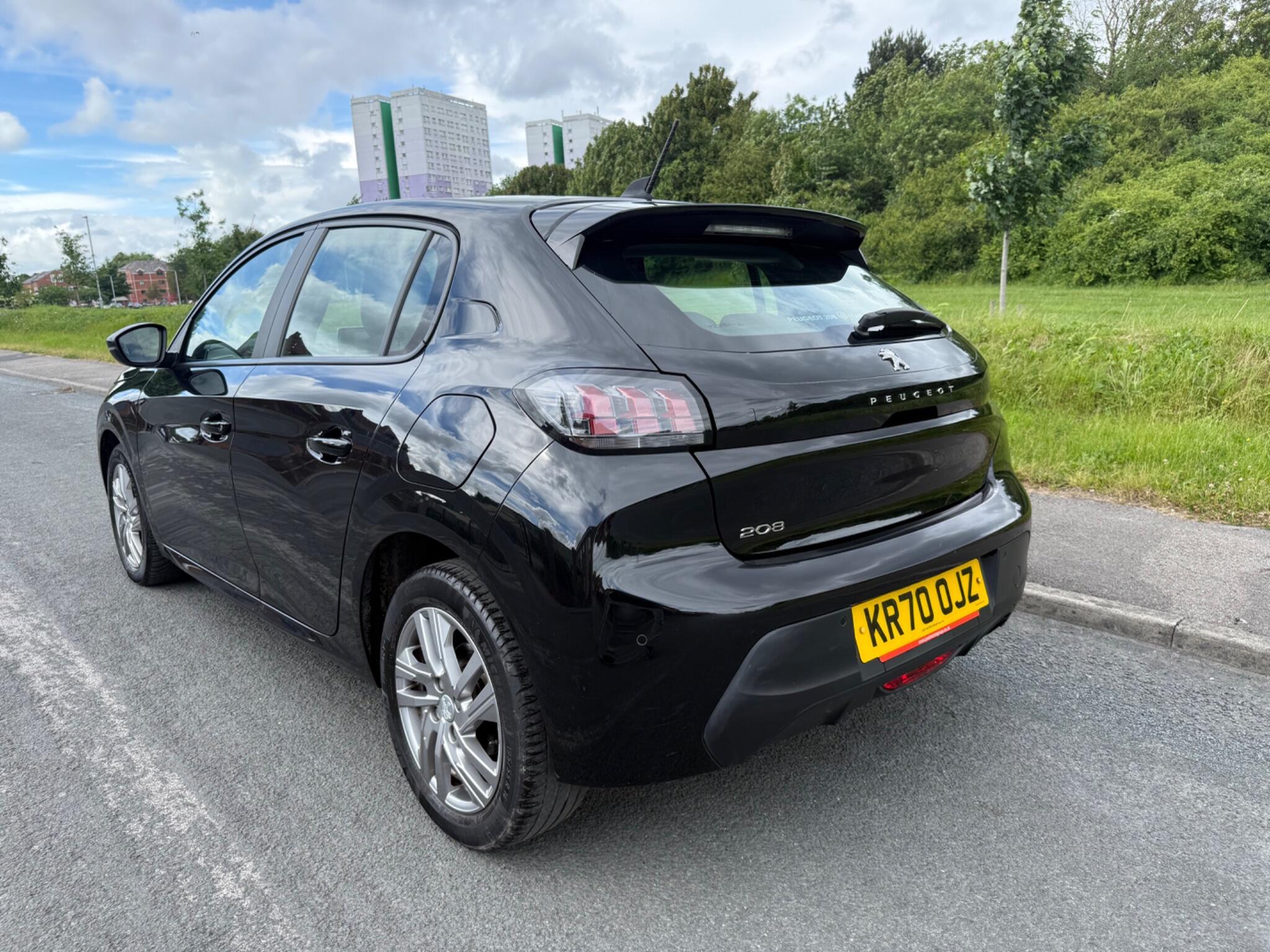Peugeot 208 - Image 4