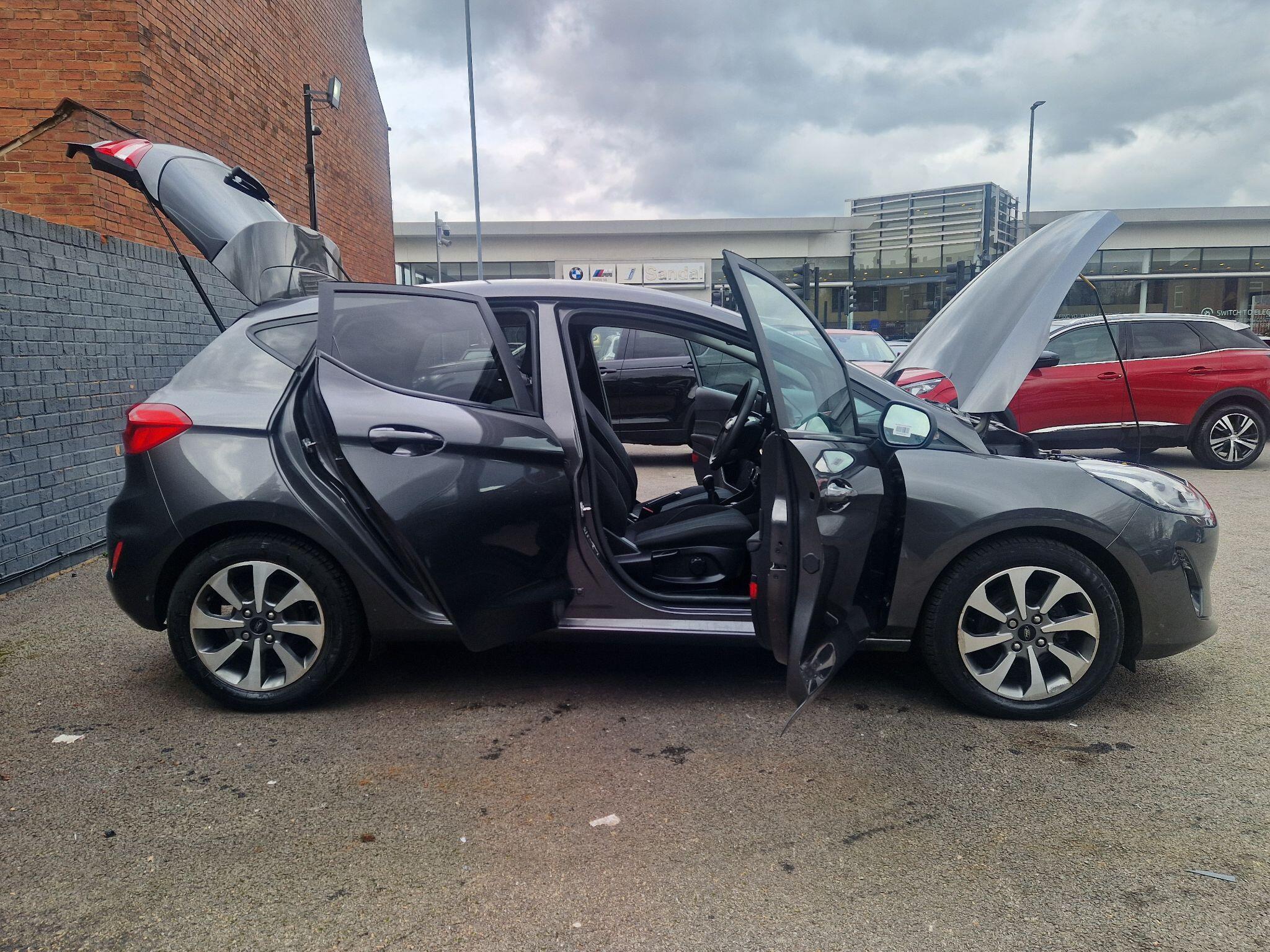 Ford Fiesta - Image 23