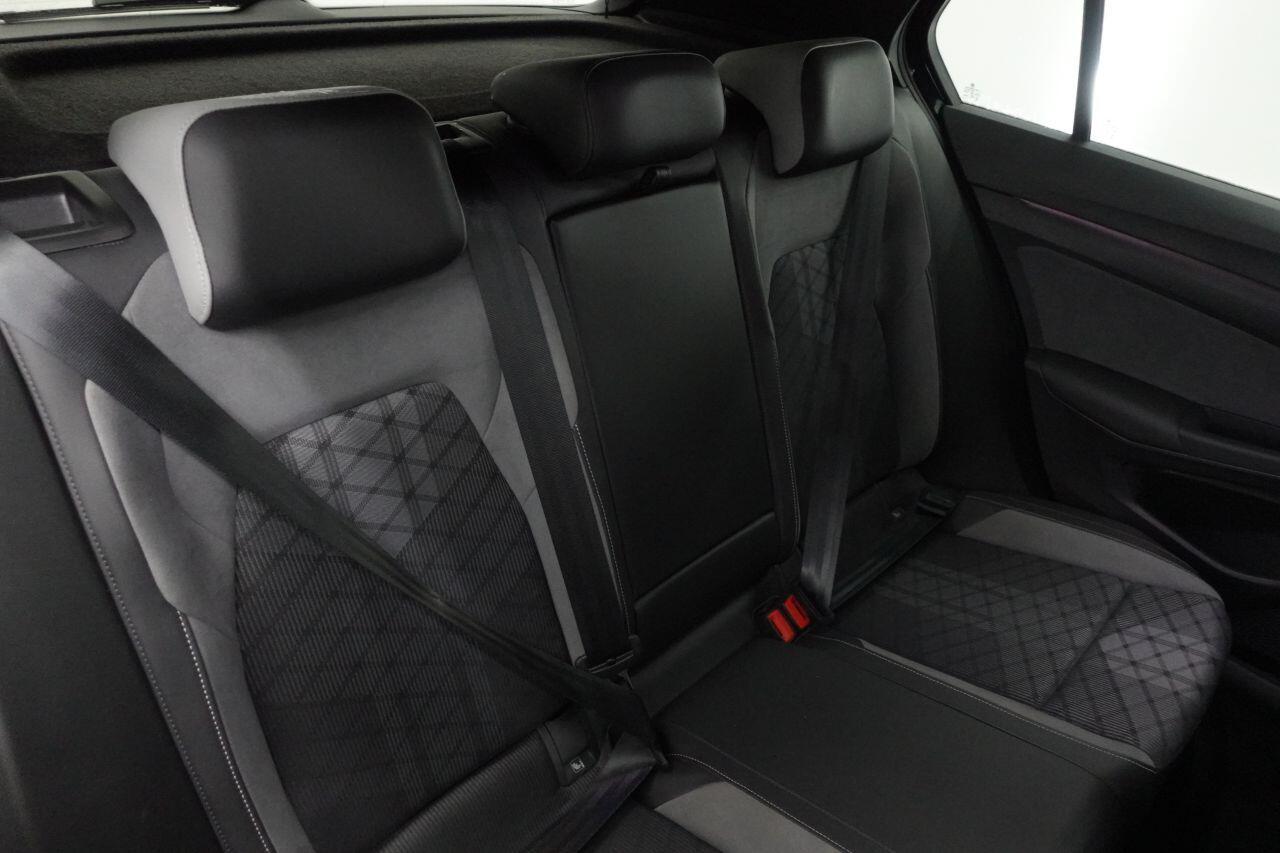 Volkswagen Golf - Image 10