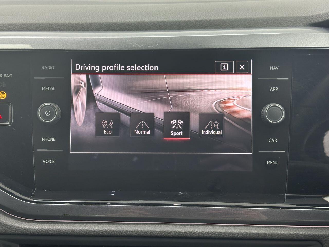 Volkswagen Polo - Image 21