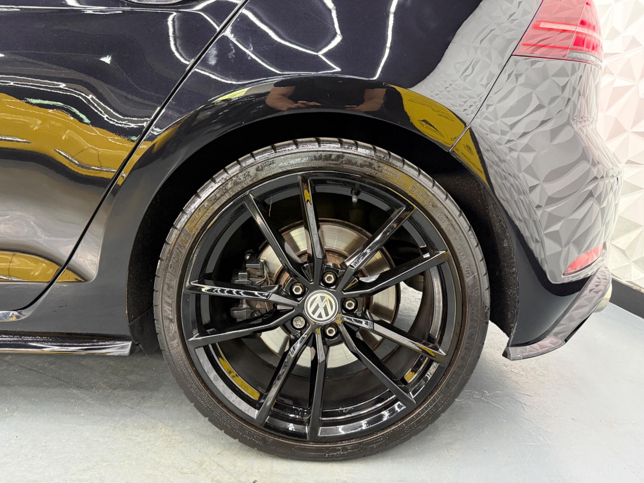 Volkswagen Golf - Image 8