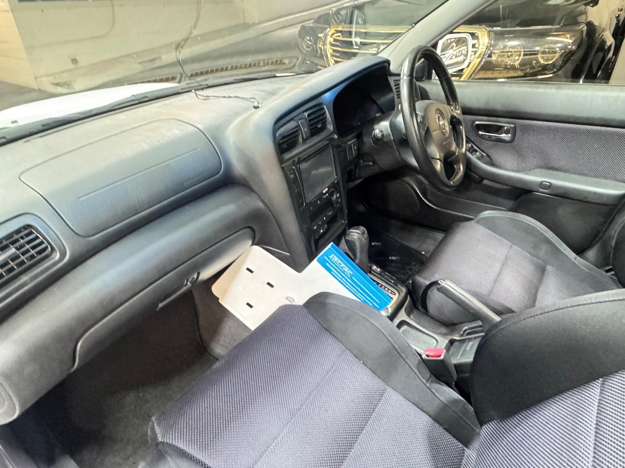 Subaru Legacy - Image 9