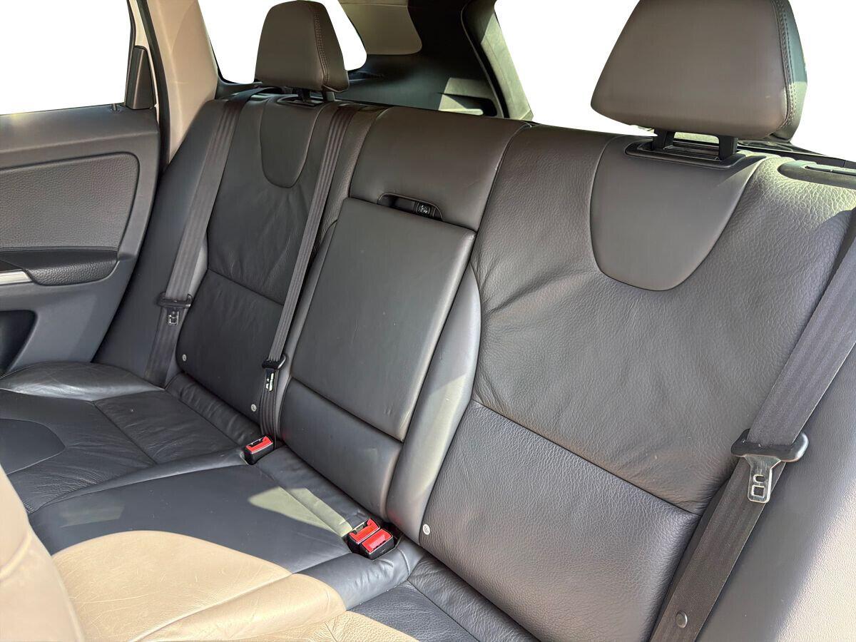 Volvo XC60 - Image 27
